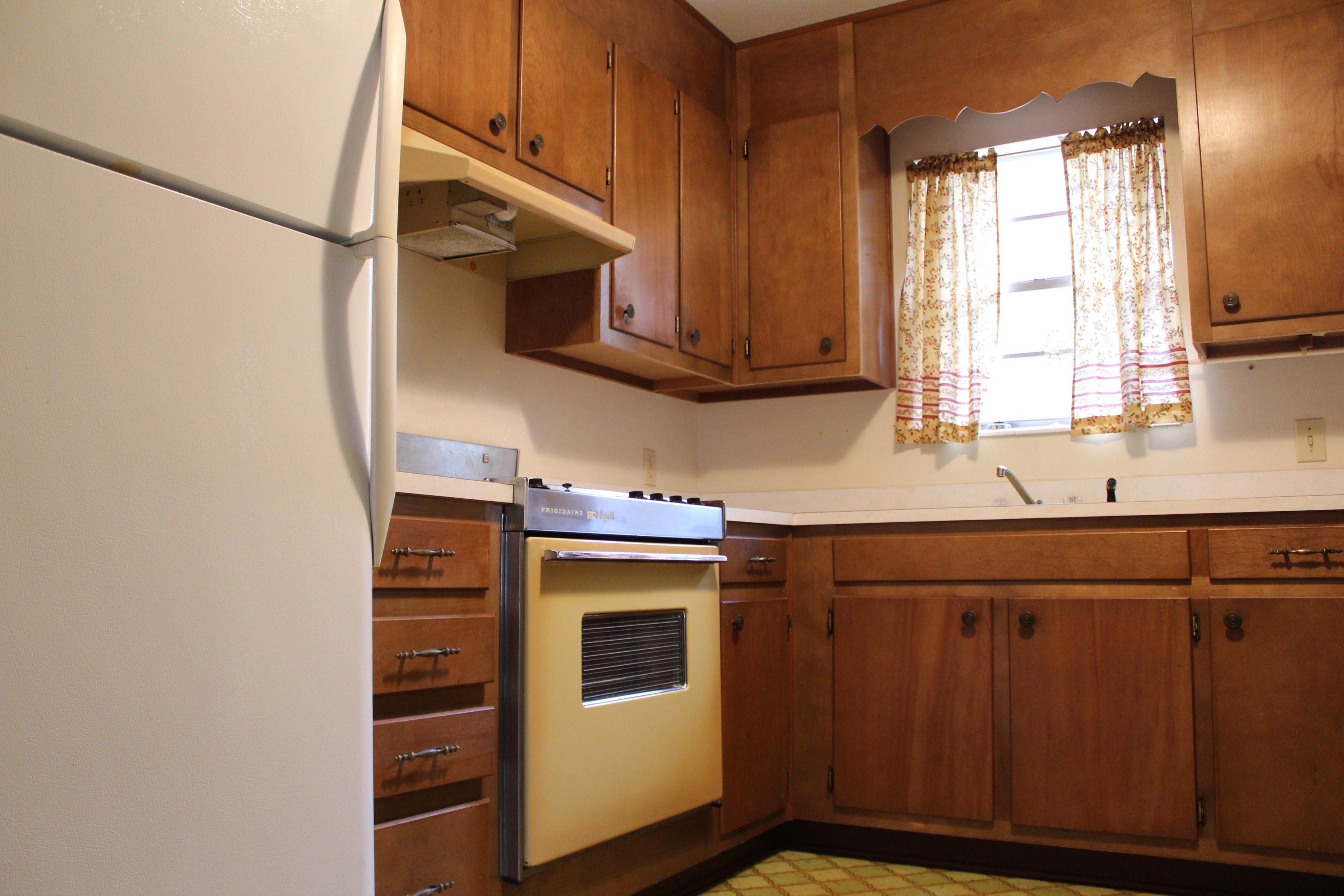 CAROL ANNE MANOR - Residential