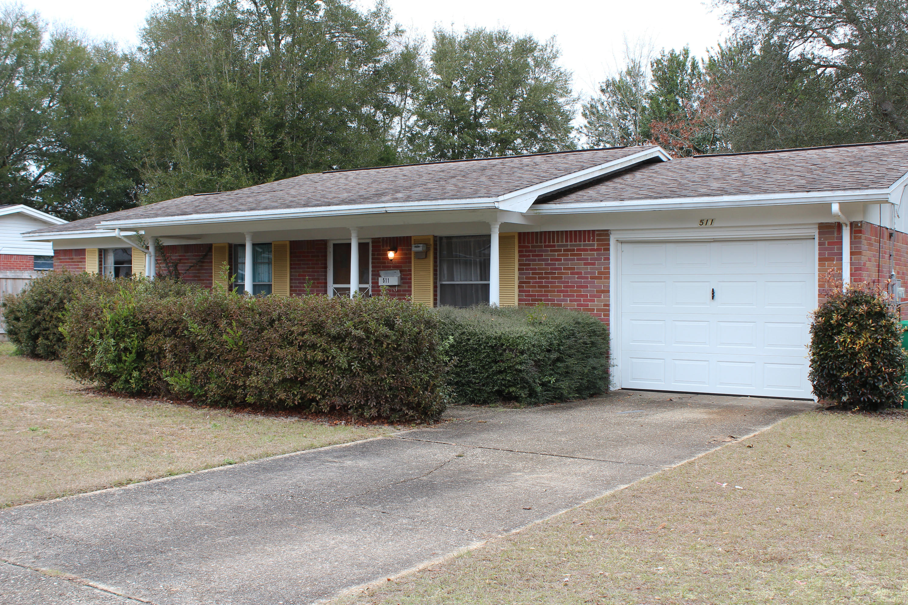 CAROL ANNE MANOR - Residential