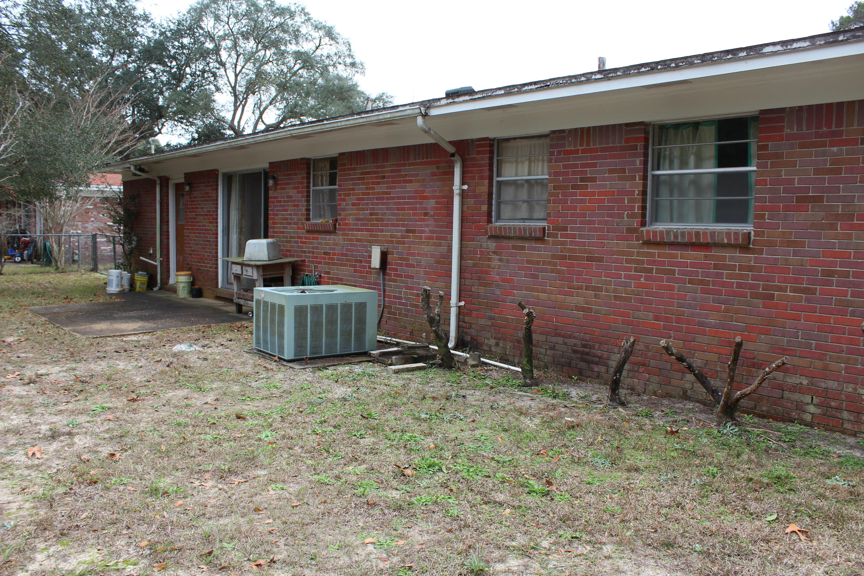 CAROL ANNE MANOR - Residential