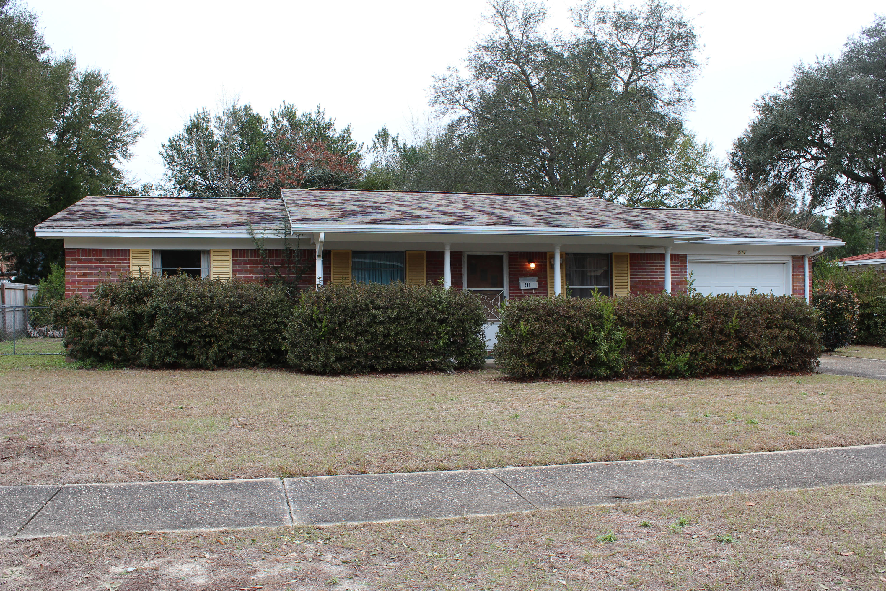 CAROL ANNE MANOR - Residential