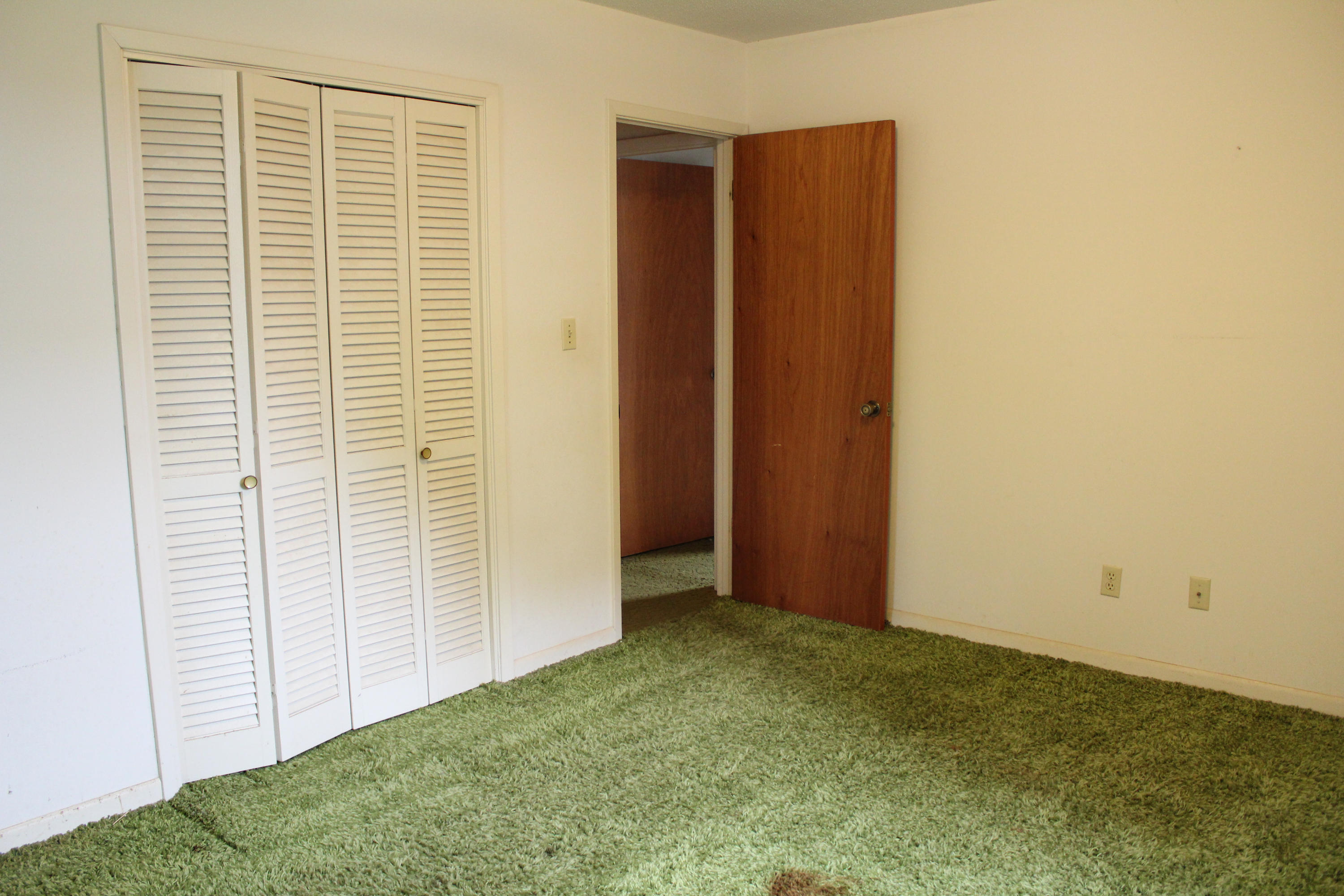 CAROL ANNE MANOR - Residential