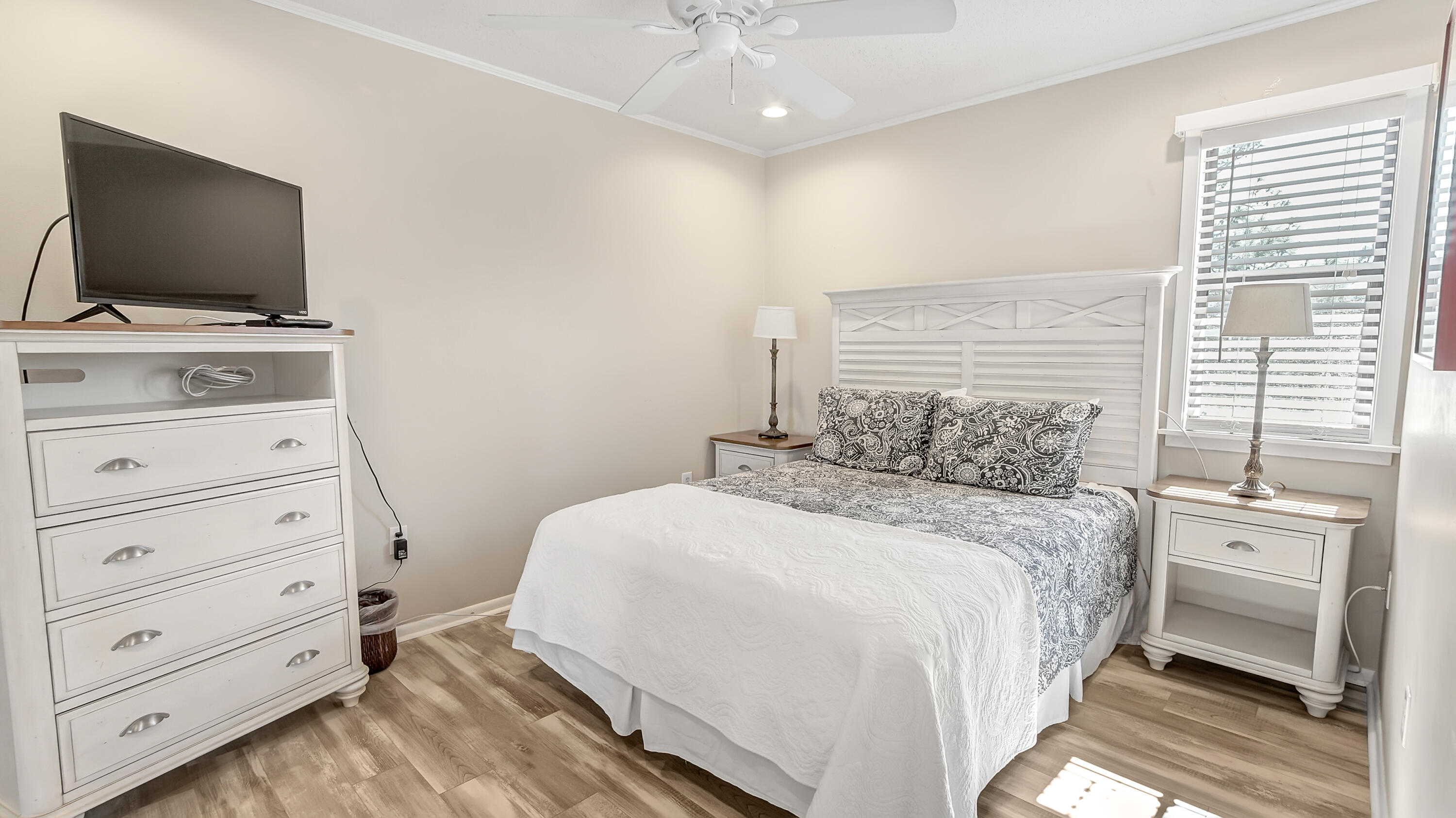 BEACHWOOD VILLAS CONDO - Residential