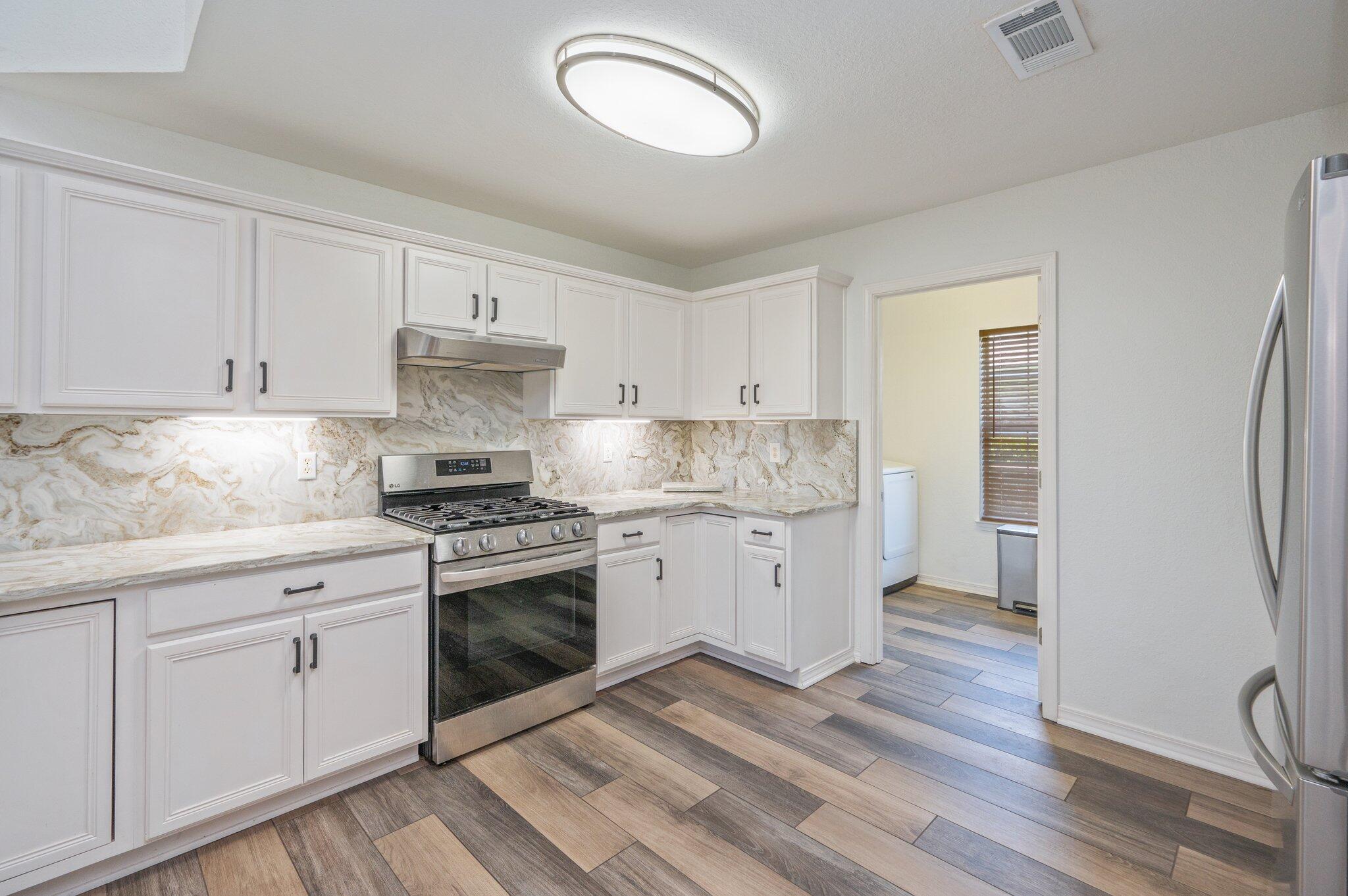 EMERALD LAKES PH 1 - Residential