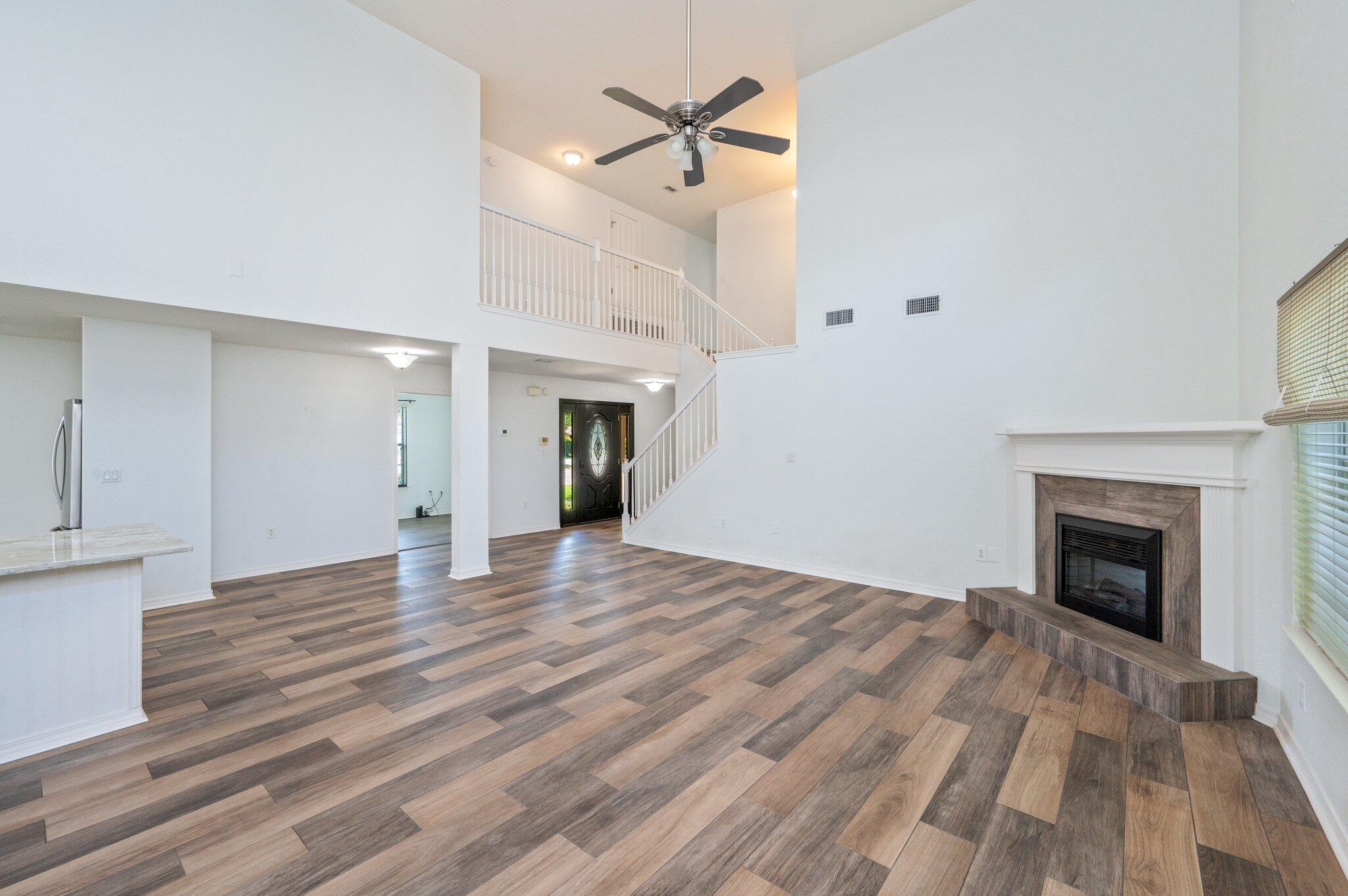 EMERALD LAKES PH 1 - Residential