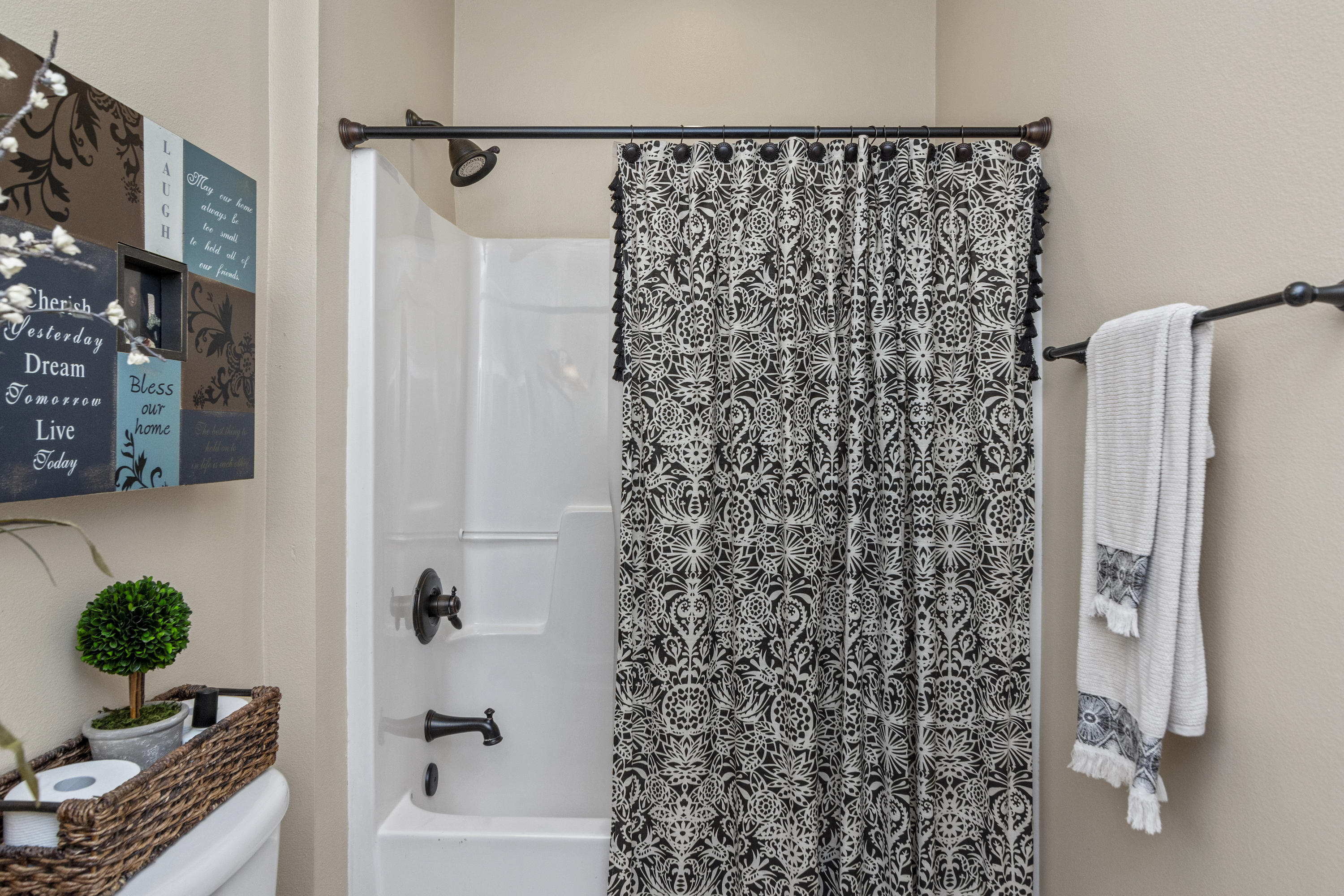 LAKE ARTHUR EST PH I - Residential