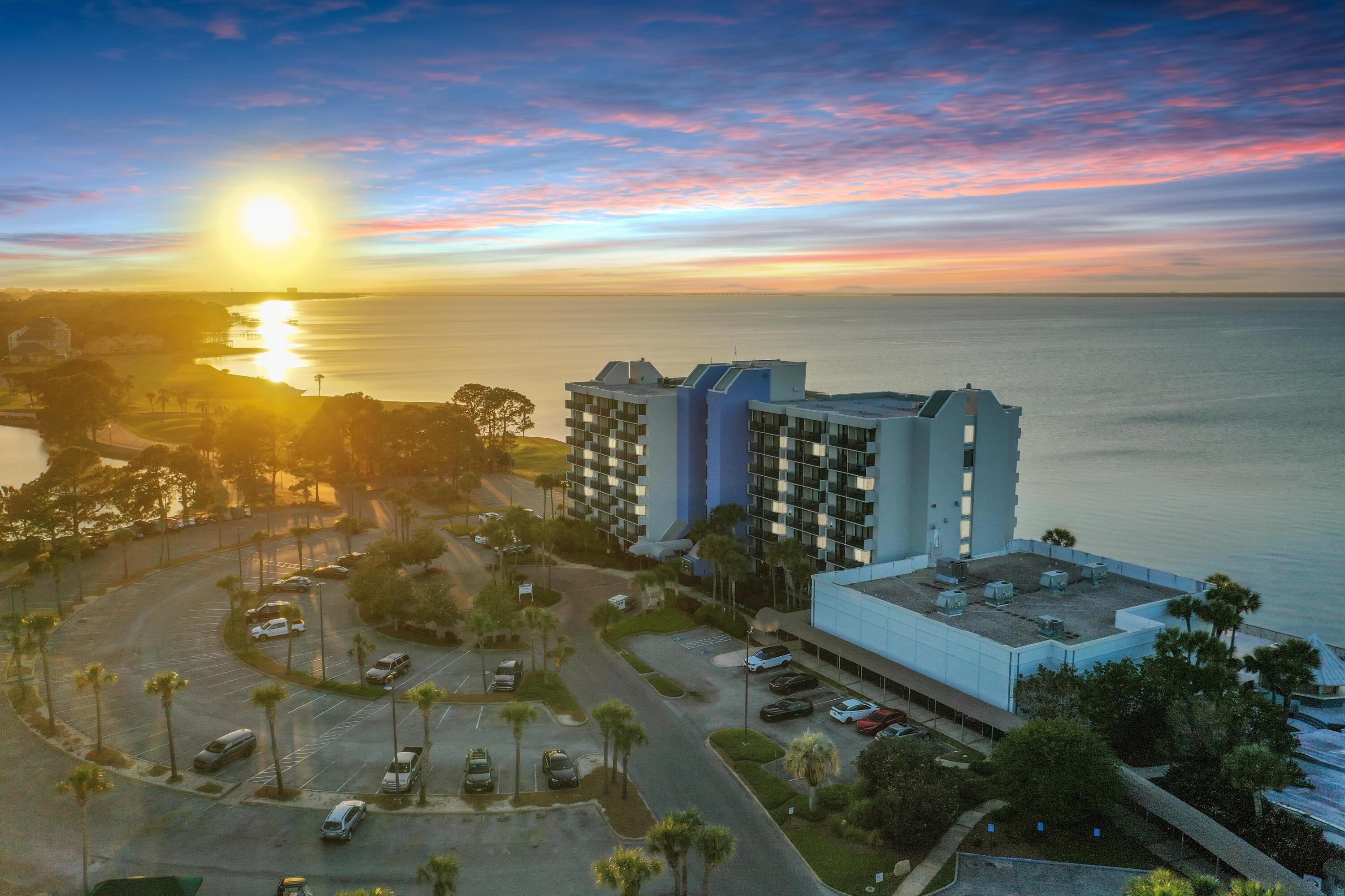 BAYSIDE CONDO SANDESTIN - Residential