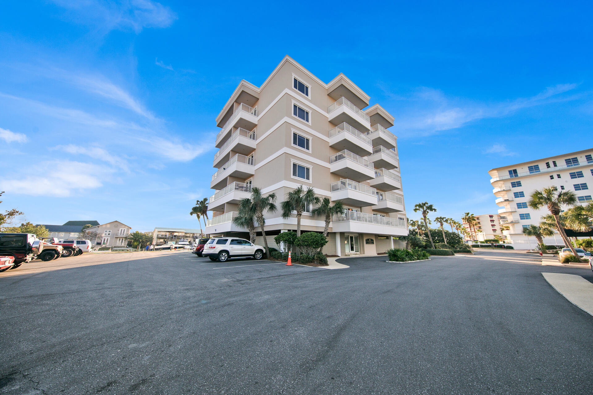 SUN KING TOWERS PH 1 - Residential