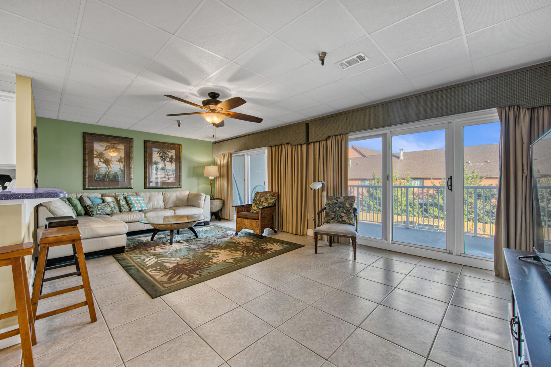 SUN KING TOWERS PH 1 - Residential