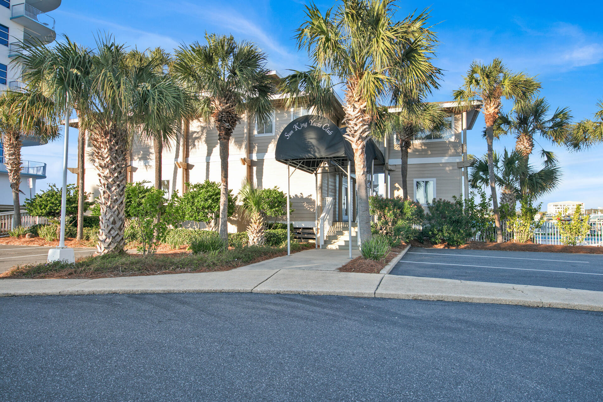 SUN KING TOWERS PH 1 - Residential