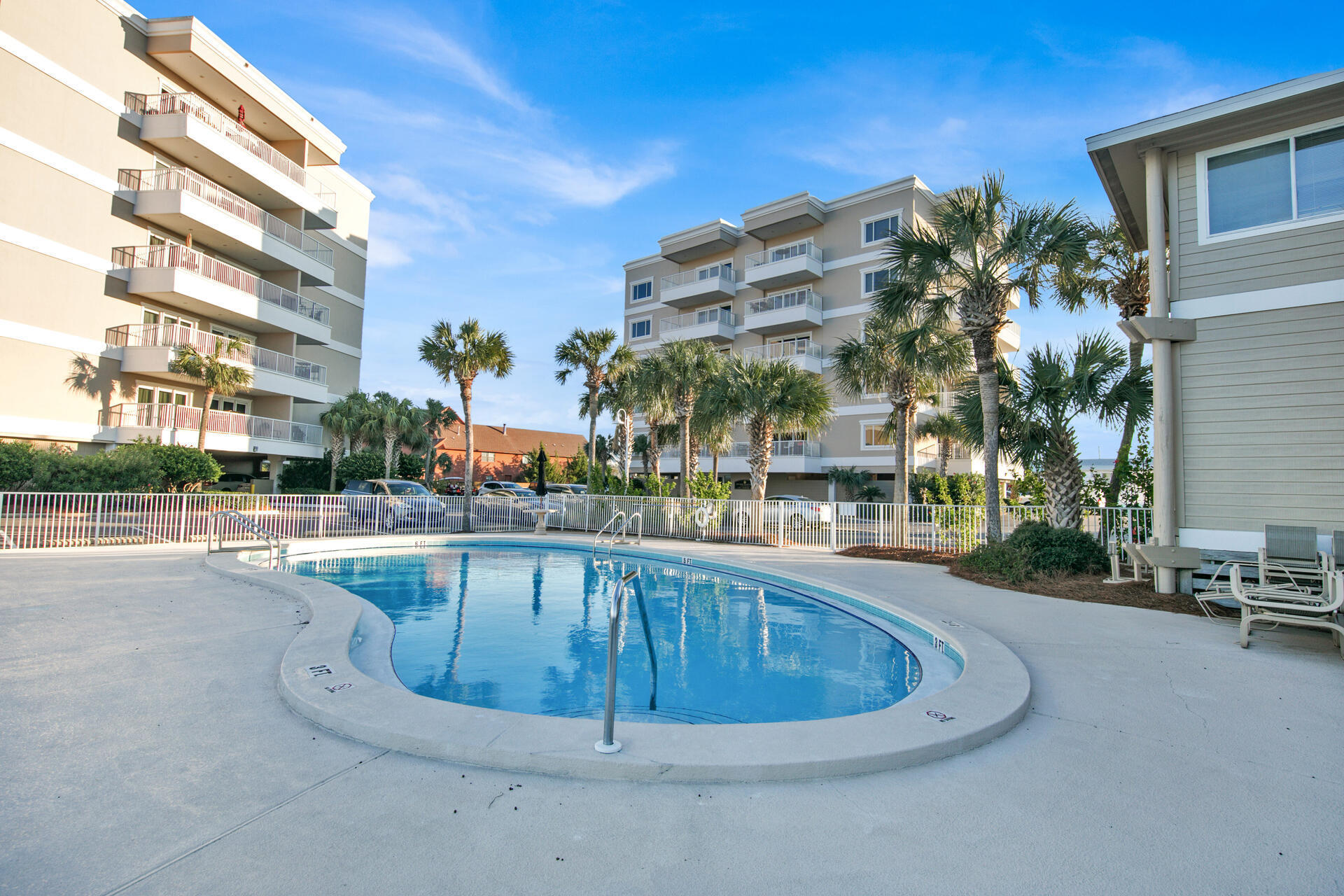 SUN KING TOWERS PH 1 - Residential