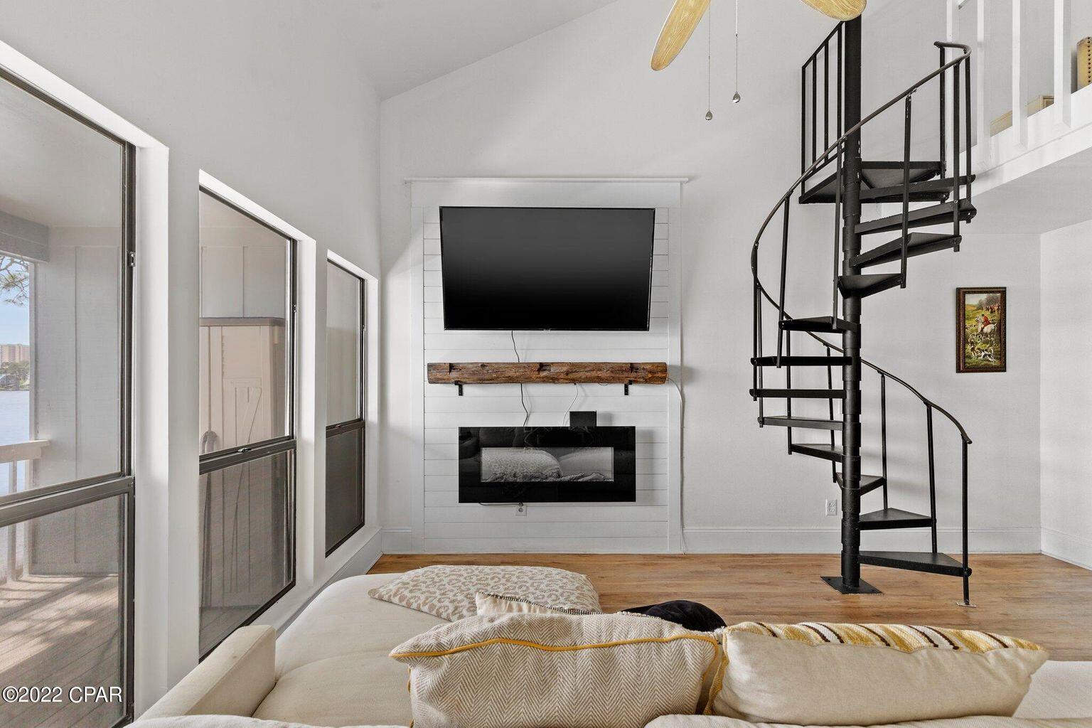 DOCKSIDE NORTH CONDO - Residential