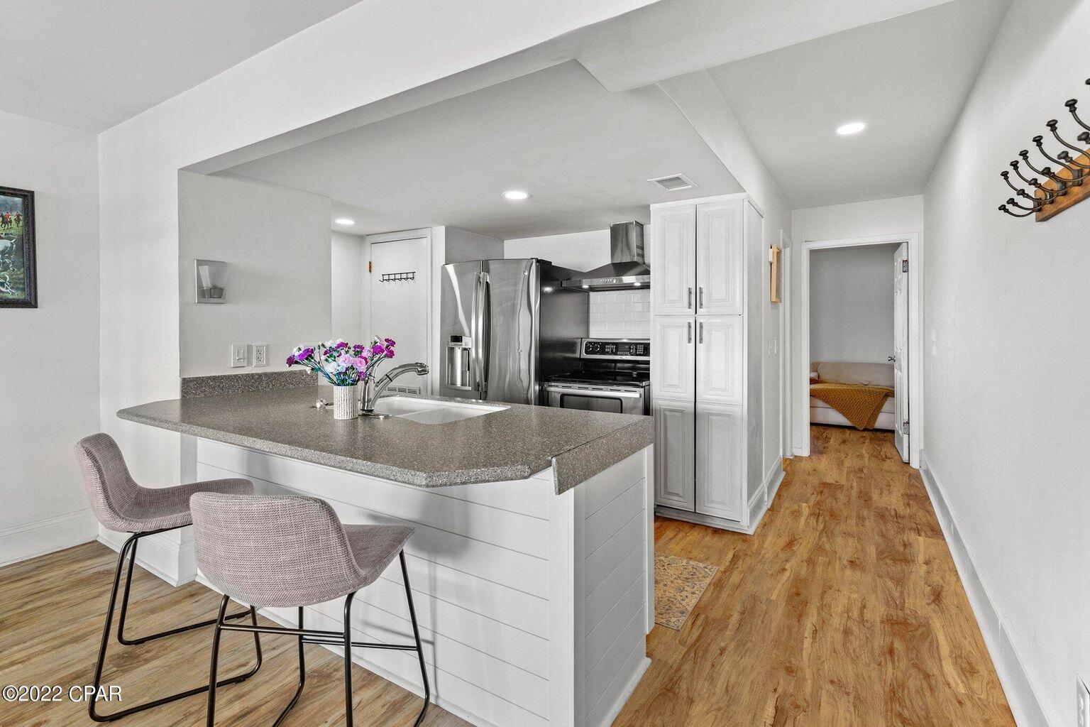 DOCKSIDE NORTH CONDO - Residential