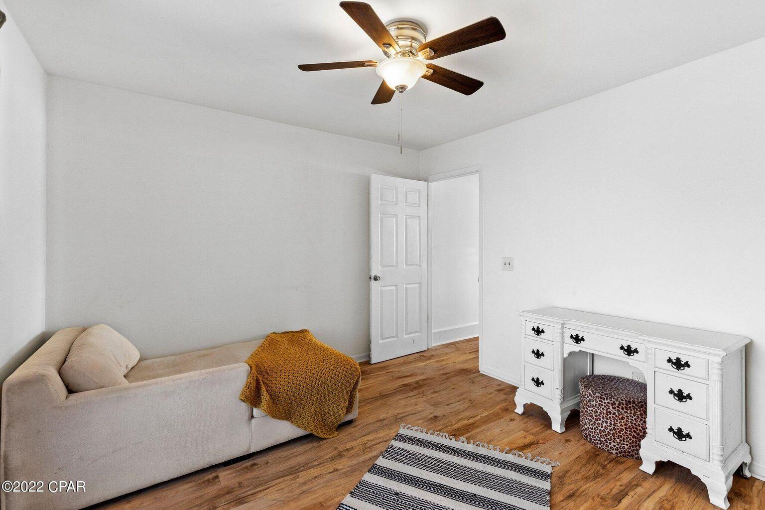 DOCKSIDE NORTH CONDO - Residential