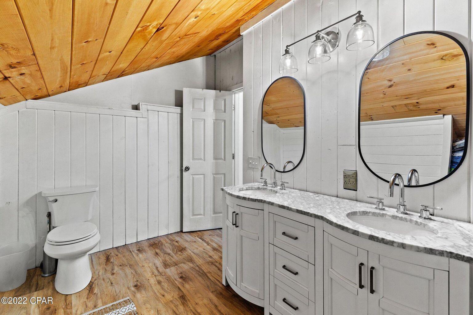 DOCKSIDE NORTH CONDO - Residential