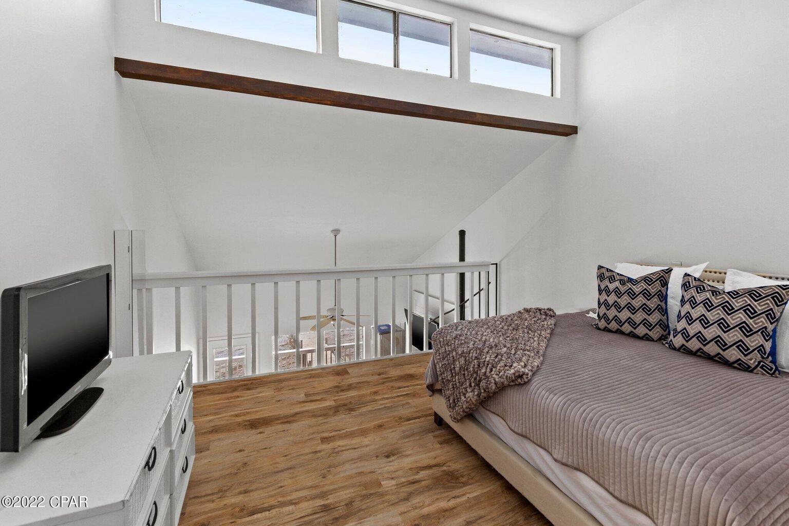 DOCKSIDE NORTH CONDO - Residential