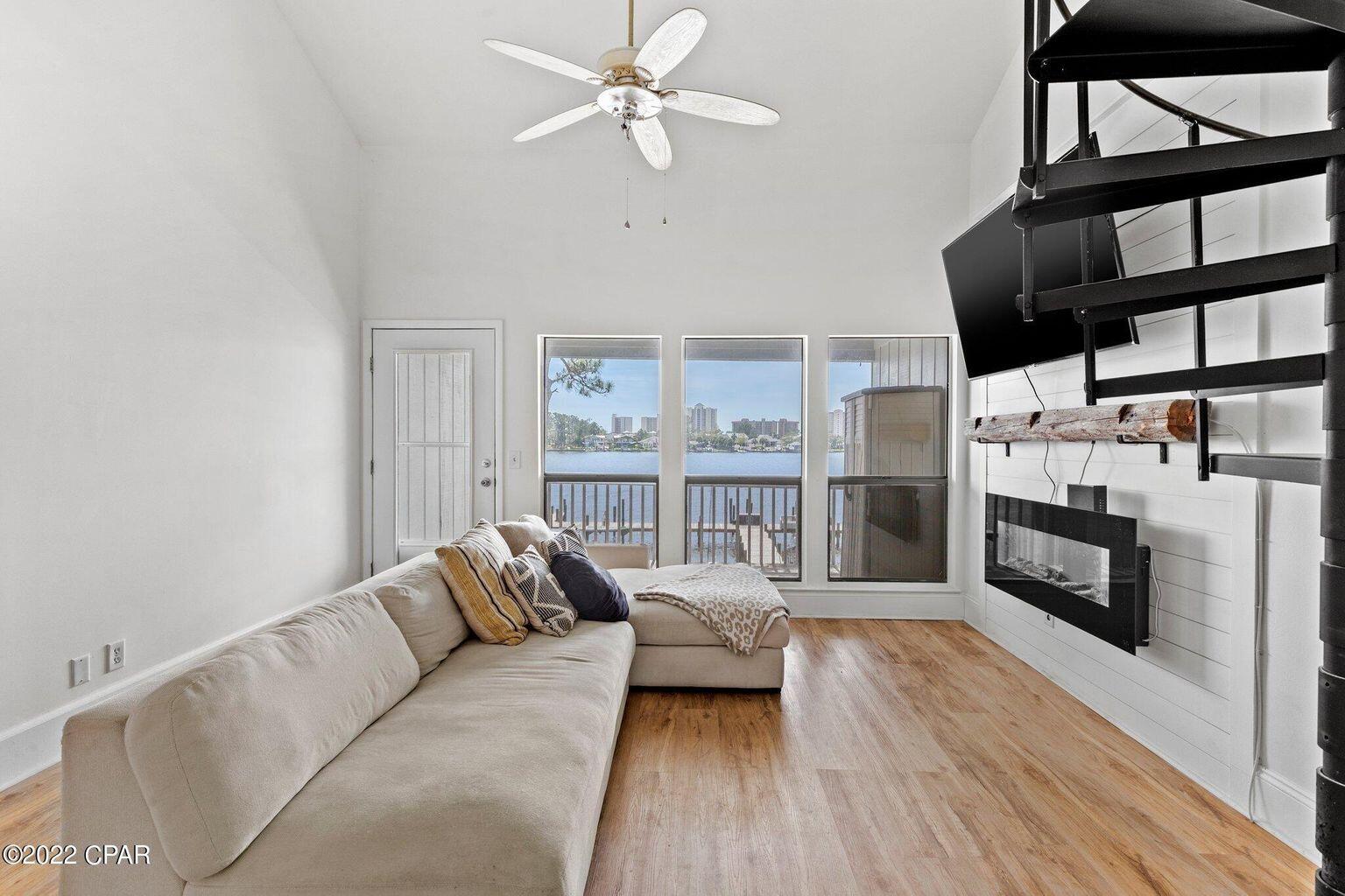 DOCKSIDE NORTH CONDO - Residential