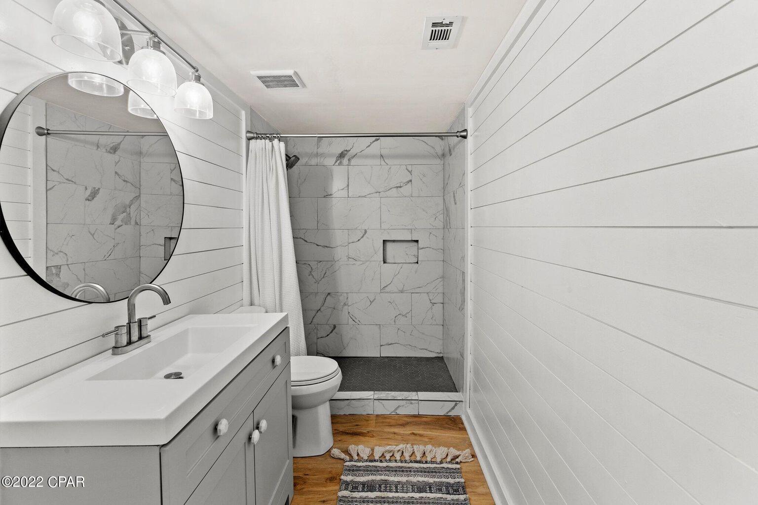 DOCKSIDE NORTH CONDO - Residential