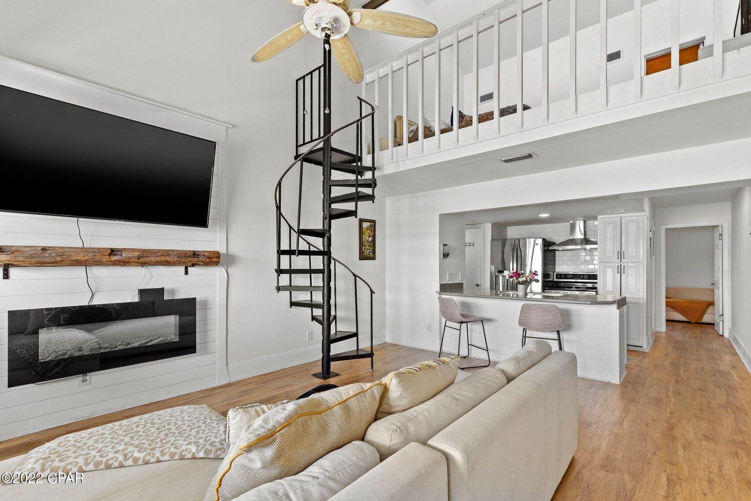 DOCKSIDE NORTH CONDO - Residential