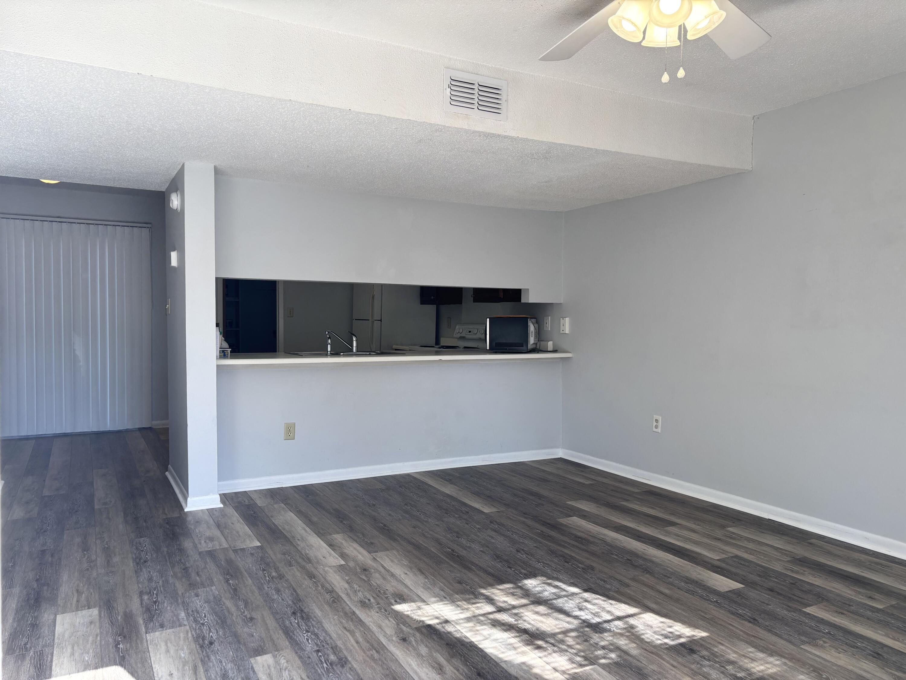 VIKING MANOR PH 1 - Residential Lease