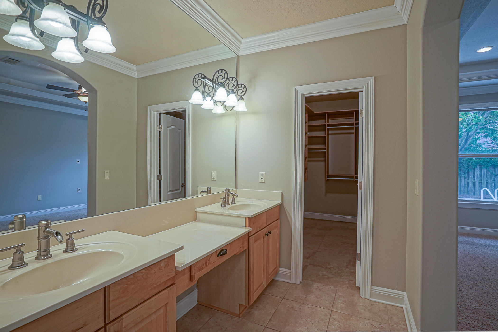 CHARDONNAY ESTATES - Residential