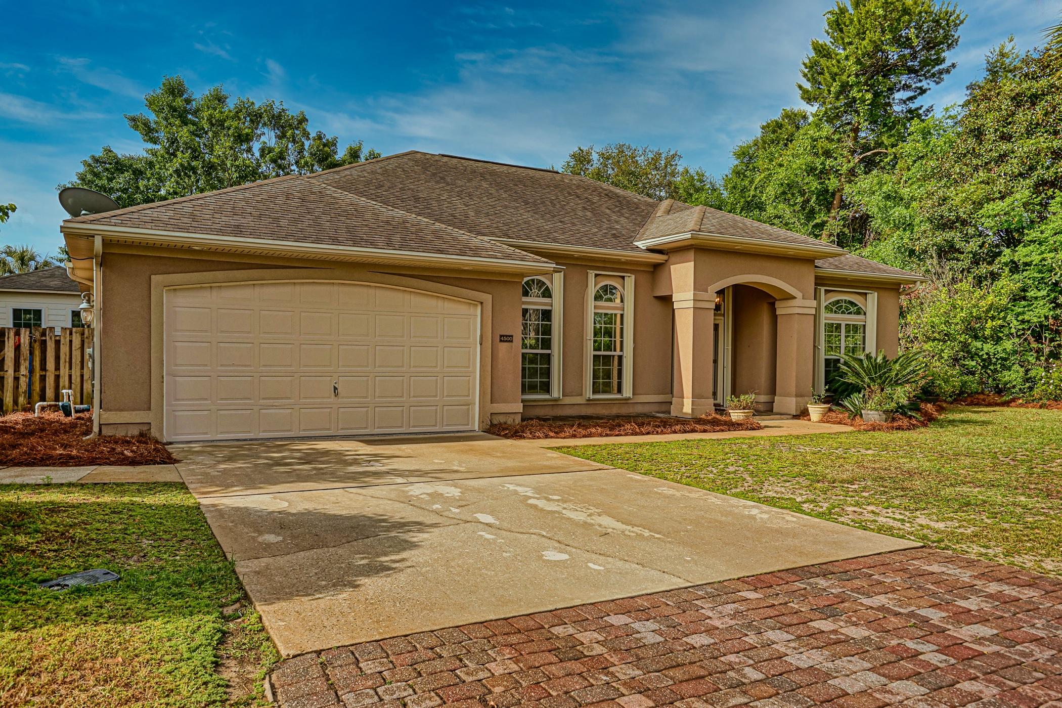 CHARDONNAY ESTATES - Residential