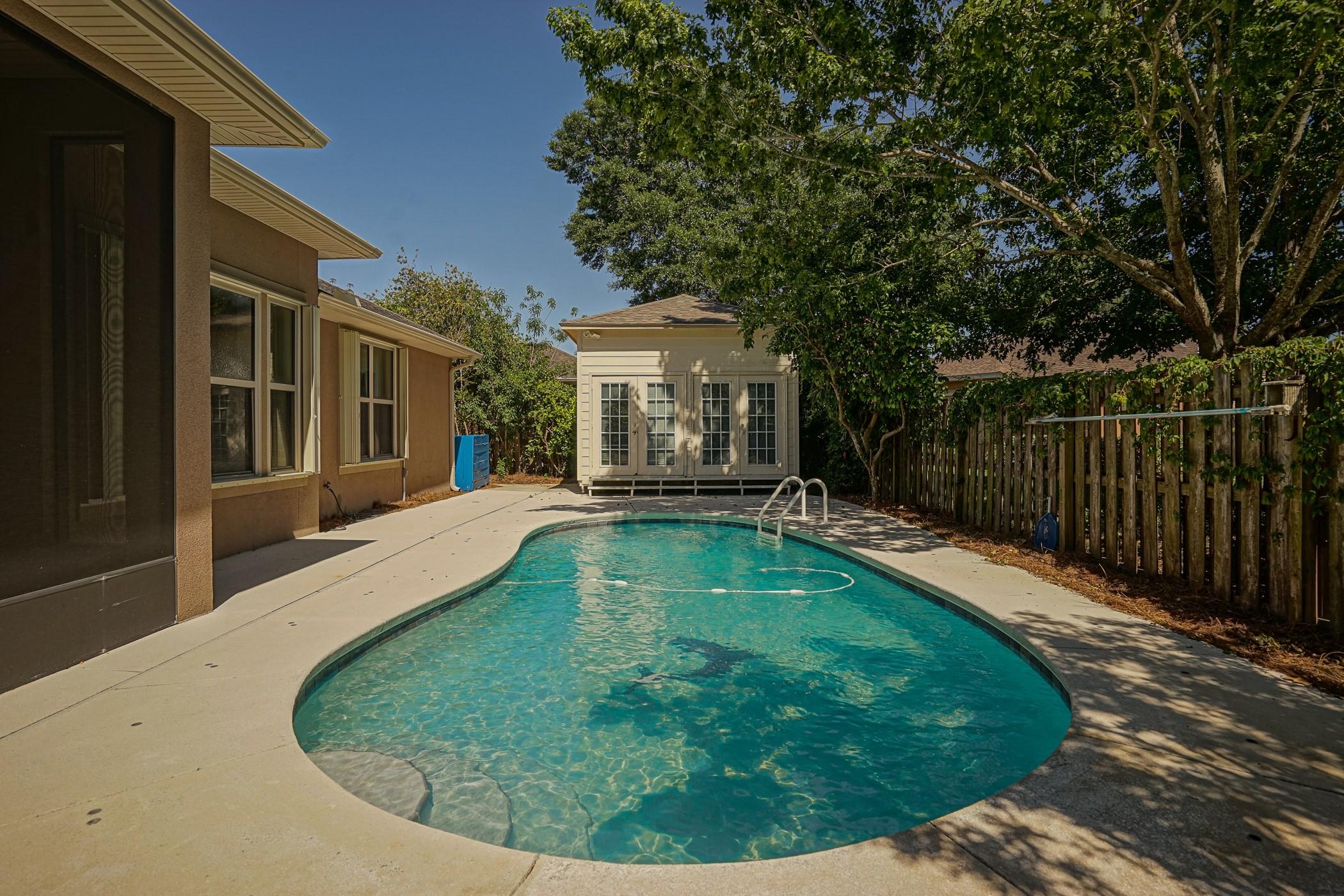 CHARDONNAY ESTATES - Residential