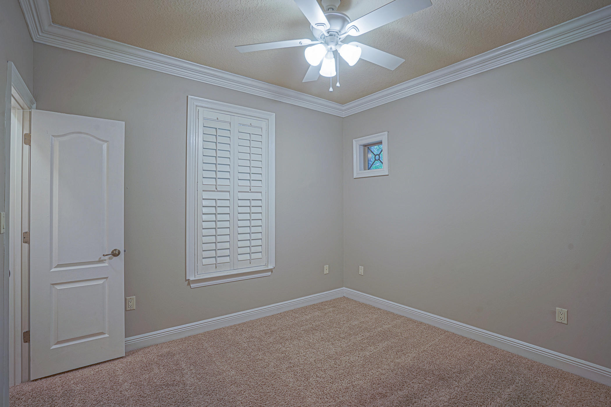 CHARDONNAY ESTATES - Residential