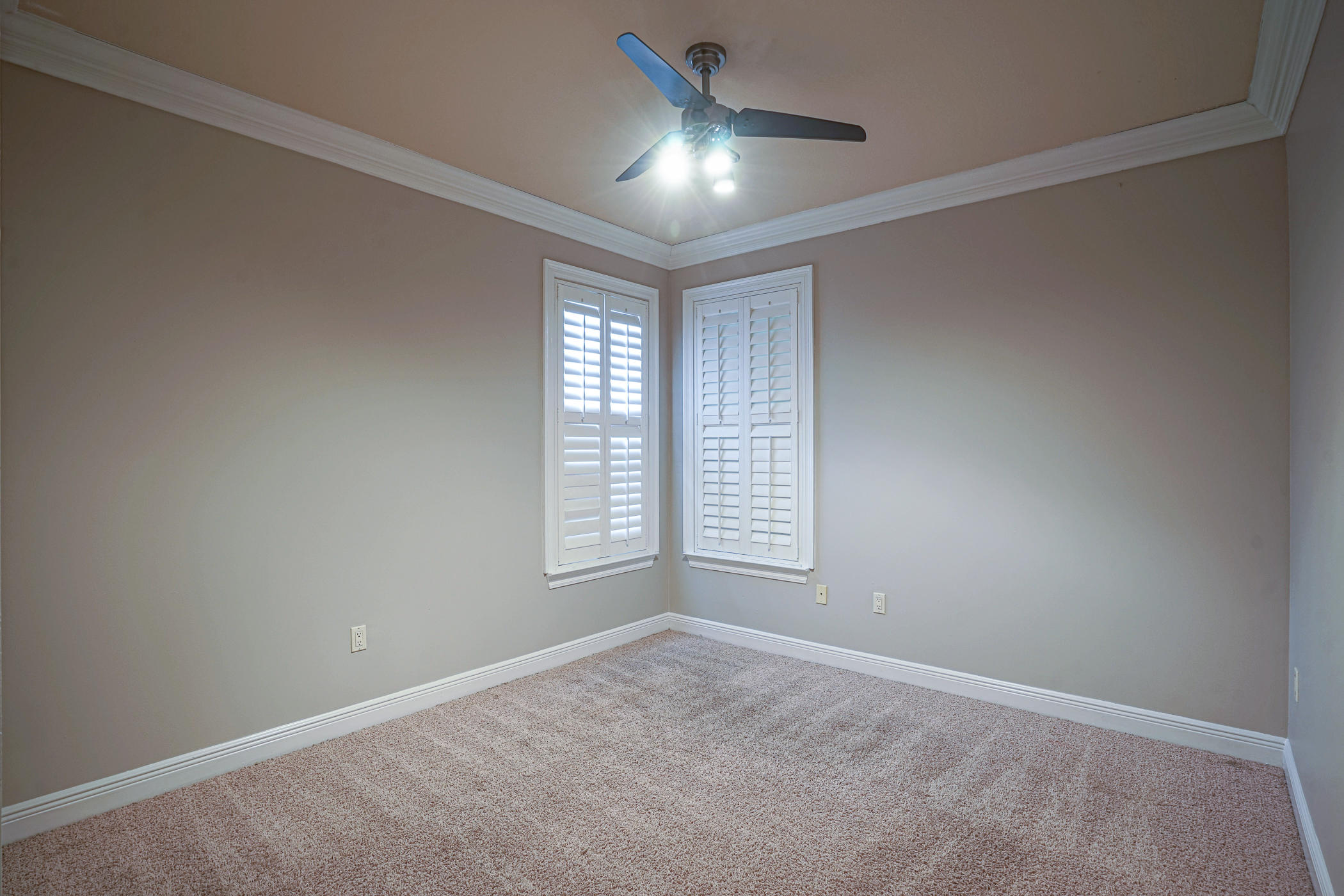 CHARDONNAY ESTATES - Residential