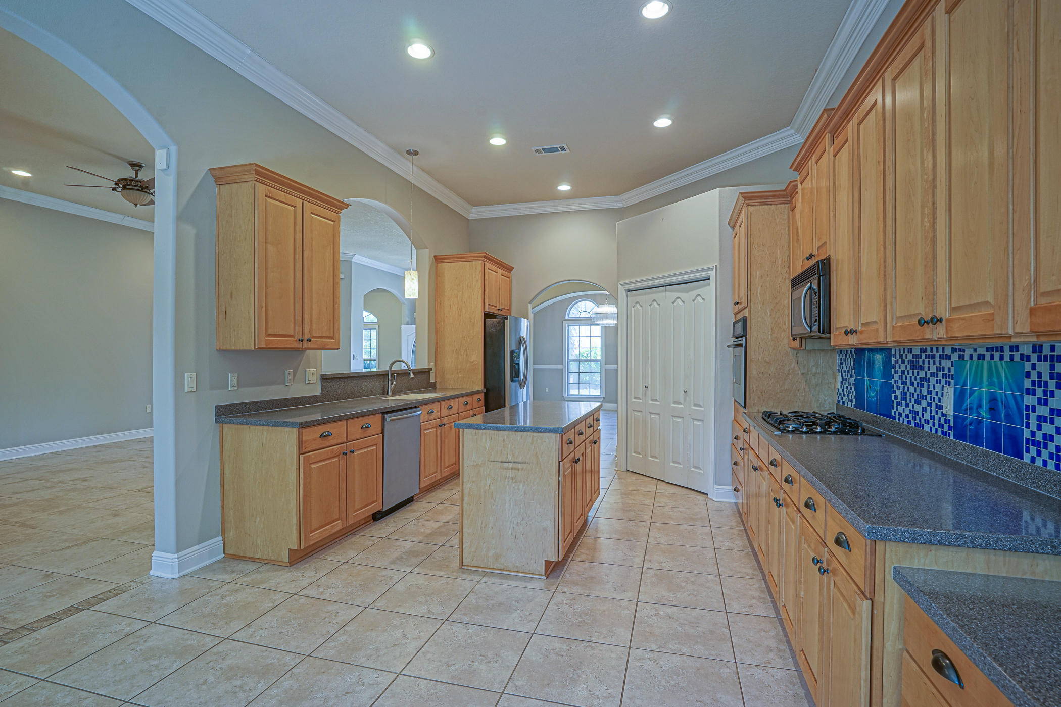 CHARDONNAY ESTATES - Residential