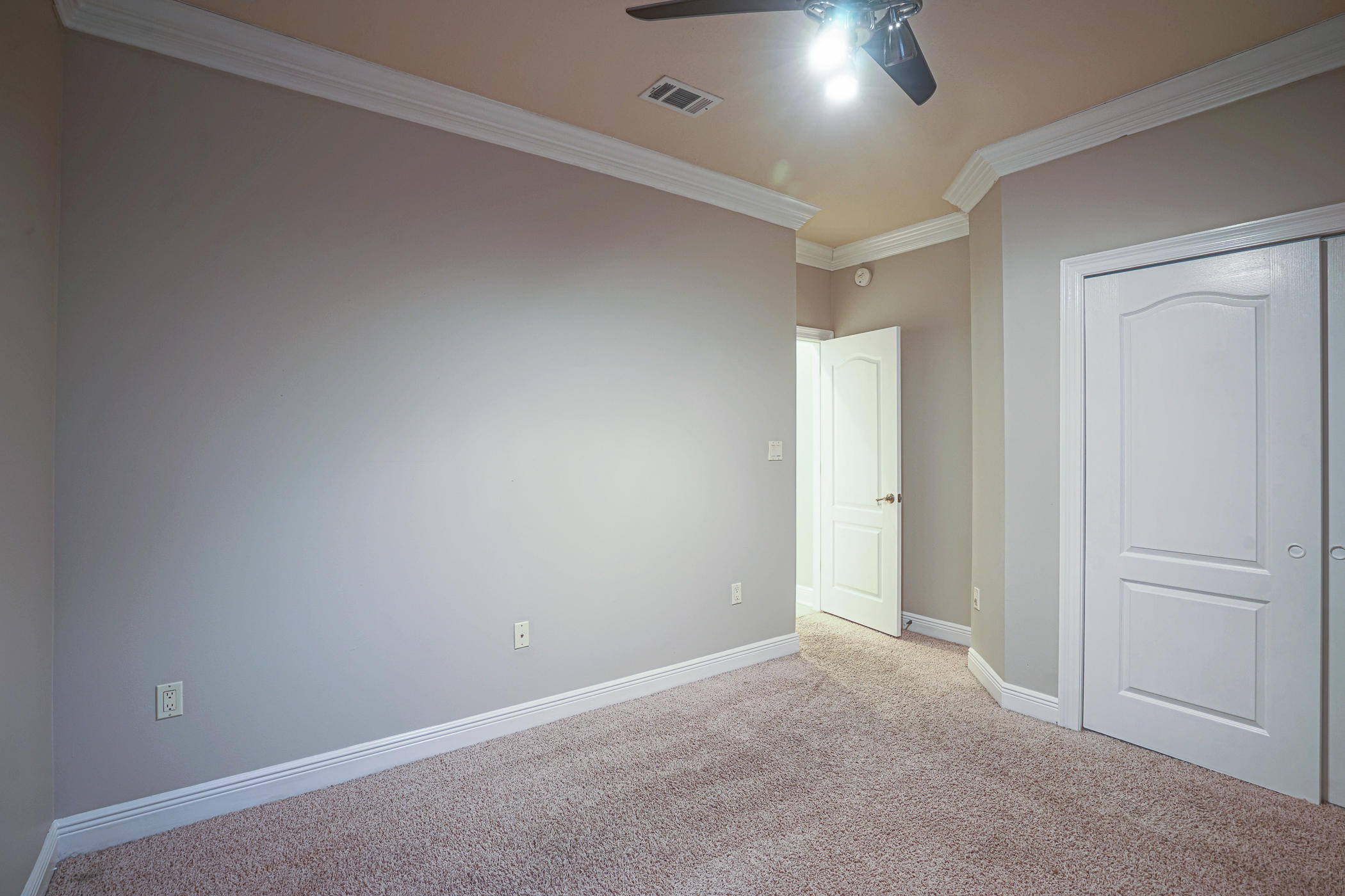 CHARDONNAY ESTATES - Residential