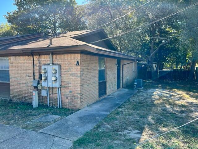 One-story apartment and end unit! This cozy apartment includes plenty of kitchen cabinets and counter space, a separate dining area, and an additional storage room off the back patio. privacy-fenced backyard. sorry, no pets. All Coastal Realty Services residents are enrolled in the Resident Benefits Package (RBP) which includes renters insurance, HVAC air filter delivery (for applicable properties) and our best-in-class resident rewards program, and much more! More details upon application.