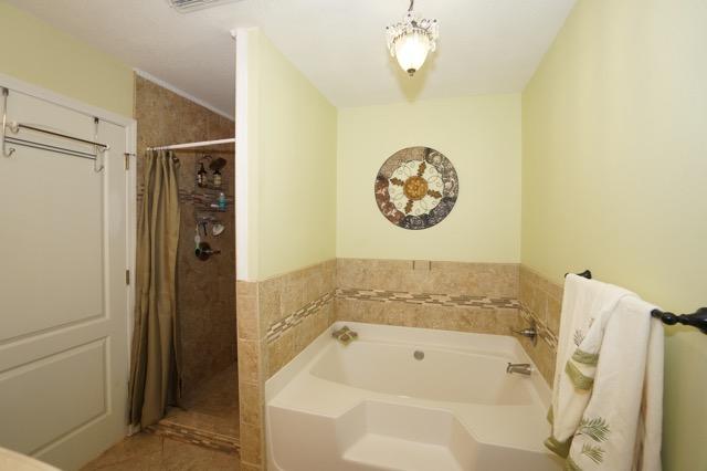 PARADISE RETREAT - Residential