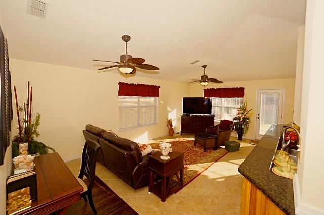 PARADISE RETREAT - Residential