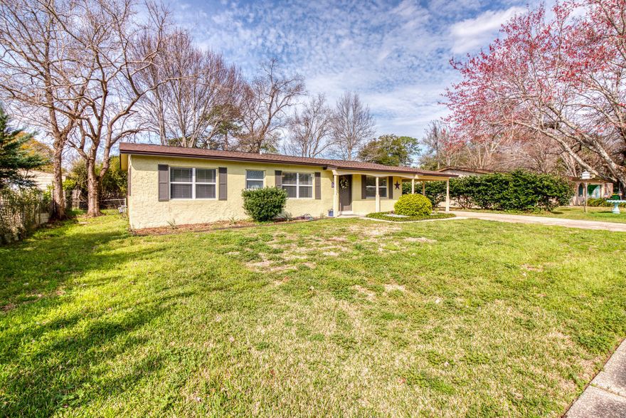 This is a must see property and it won't last long! Adorable 4 bedroom, 2 bathroom home that has been completely updated. Located less than 3 miles from both gates of Hurlburt Field. Updated kitchen includes new cabinets, granite and stainless appliances. New duct work for HVAC and a brand new roof in 2019. Home has a tank less water heater as well. This home has a separate living room area and a large family room suitable for entertaining. Floor plan features three bedrooms and a bath on one side of home and the master bedroom and master bathroom on the other side. Outdoor shed included for storage, tools and lawn equipment. Schedule and appointment today!