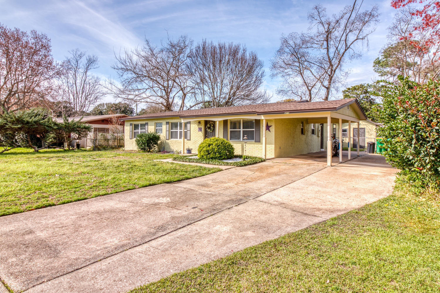 OAK TREE PARK - Residential