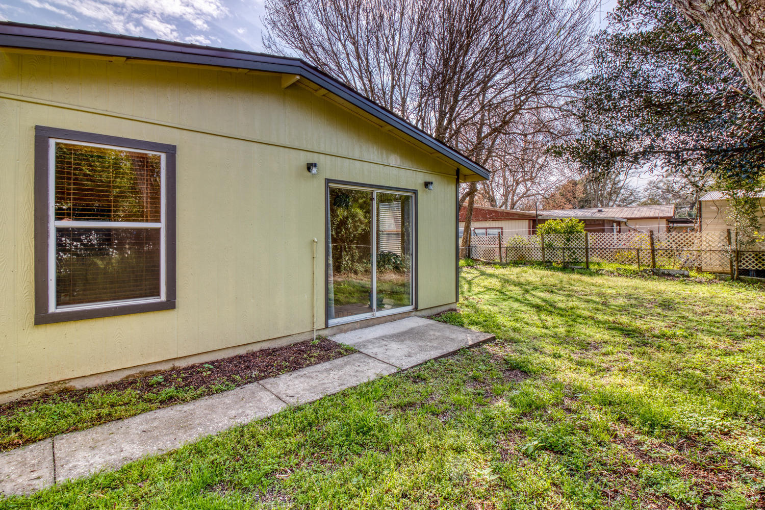 OAK TREE PARK - Residential