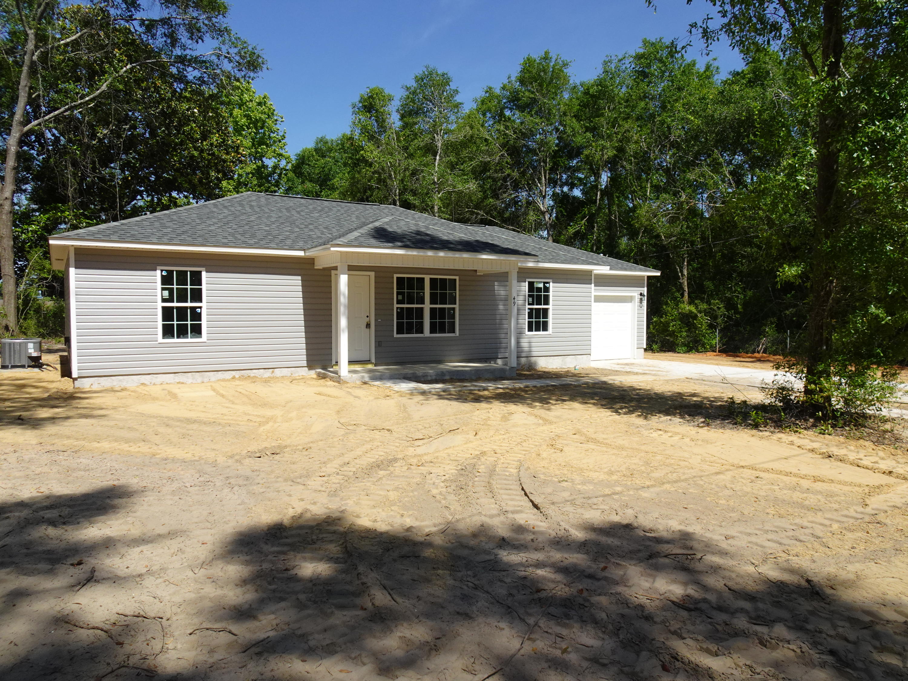 BRAND NEW BUILD - GRAB THIS ONE NOW! GREAT NEW BUILD LOCATED JUST NORTH OF DEFUNIAK! PERFECT LOCATION OFFERING 3 BR 2 BA AND GARAGE AND JUST BLOCKS FROM KING LAKE. HOME OFFERS A GREAT SIZE YARD AND SELLER WILL PAY 4% IN CLOSING! CALL TODAY - THIS ONE WILL NOT LAST LONG!PICTURES ARE OF A PREVIOUS BUILT HOME.