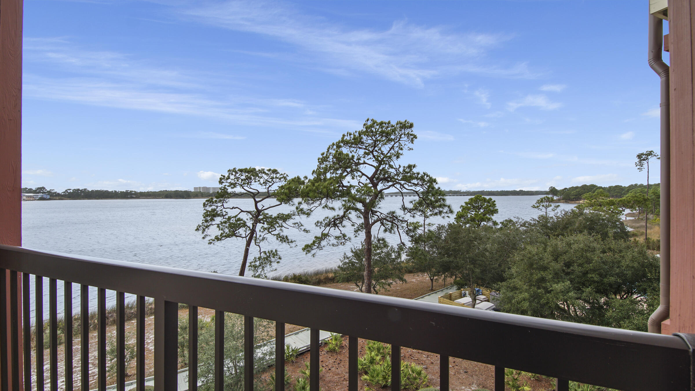 WILD HERON LAKESIDE LODGE - Residential