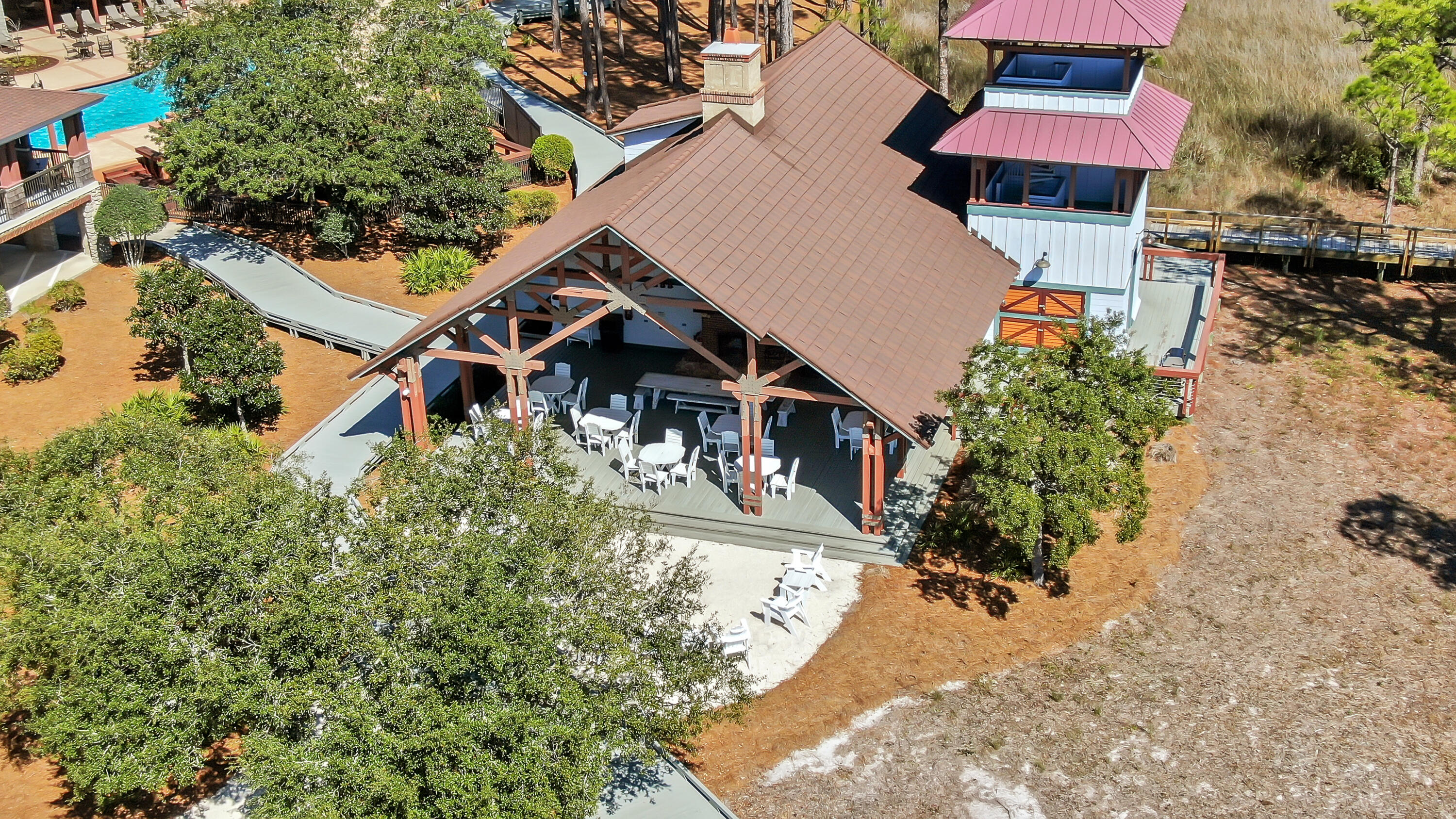 WILD HERON LAKESIDE LODGE - Residential