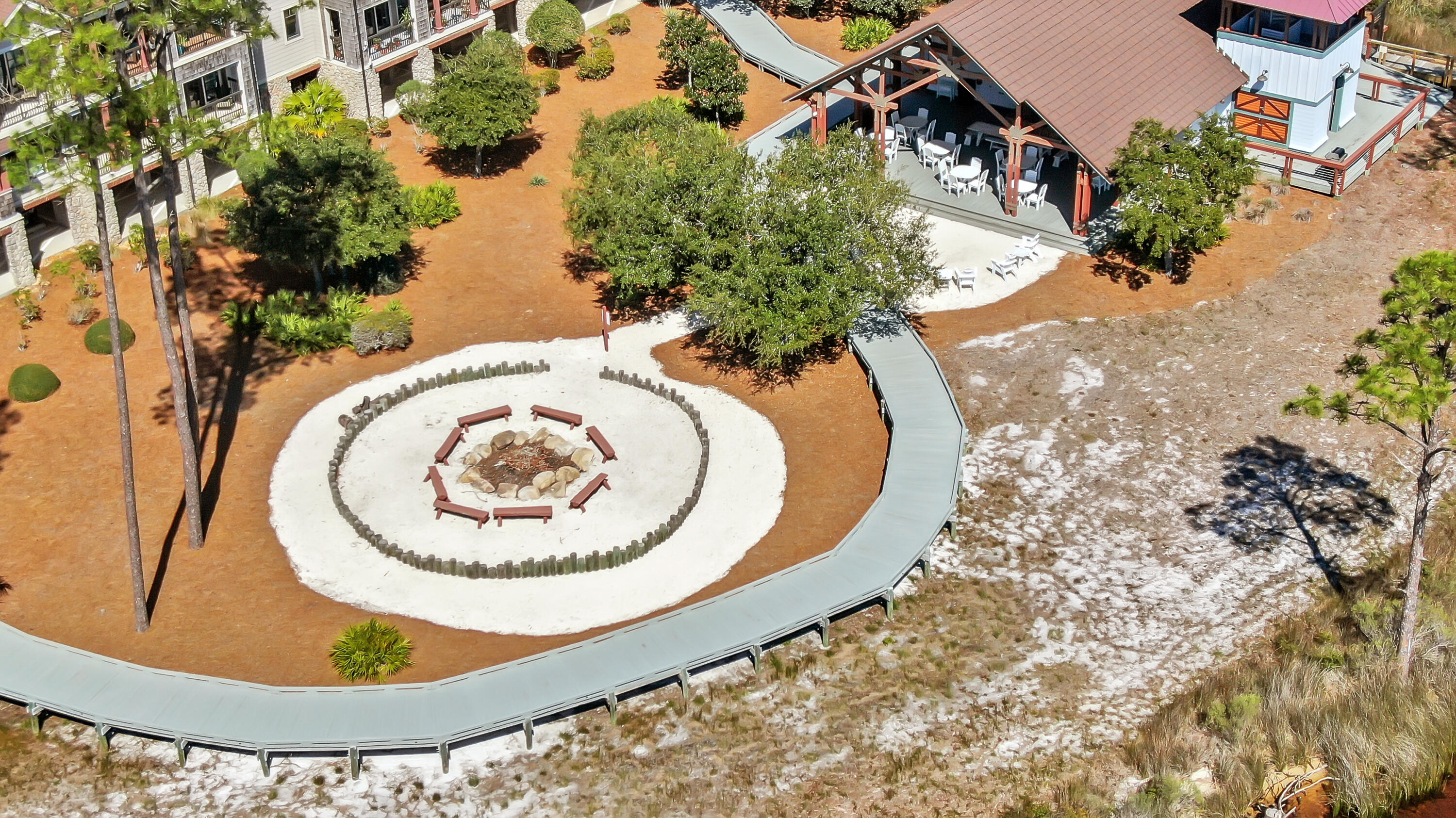 WILD HERON LAKESIDE LODGE - Residential