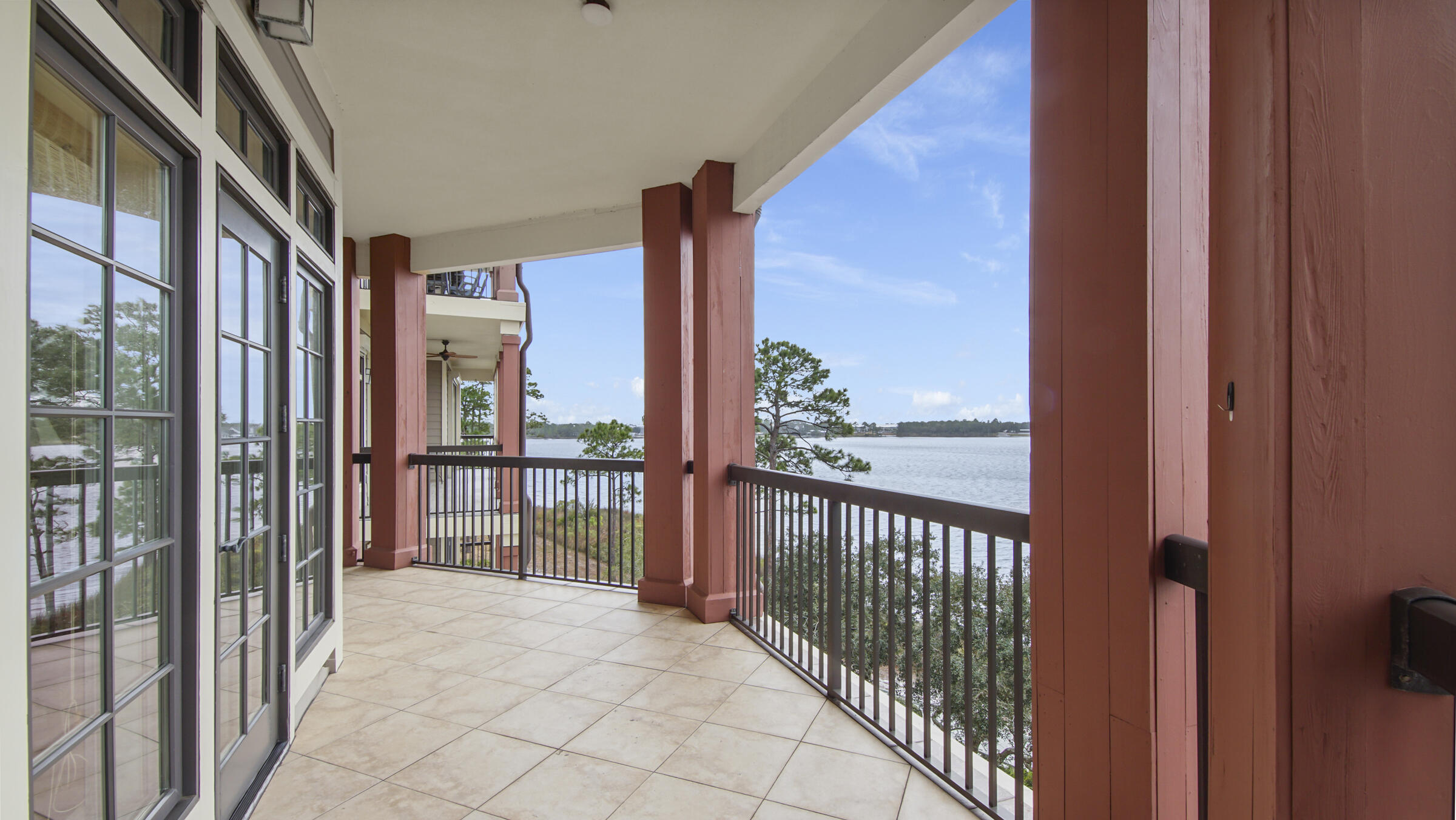 WILD HERON LAKESIDE LODGE - Residential