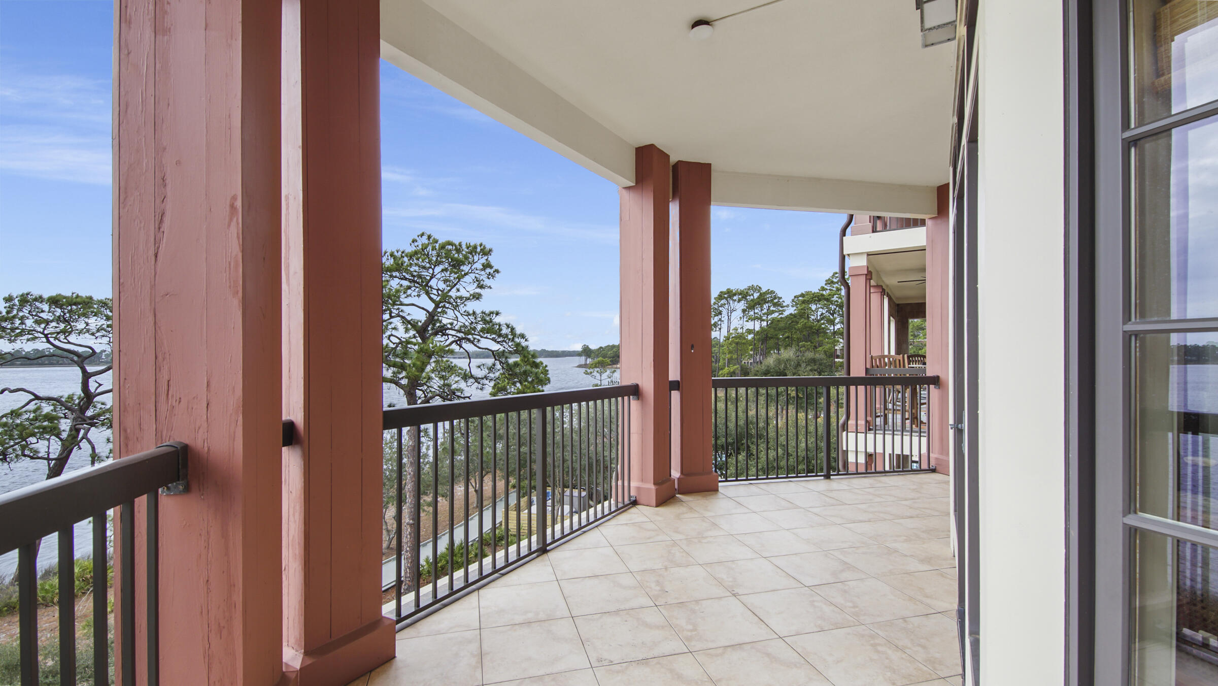 WILD HERON LAKESIDE LODGE - Residential