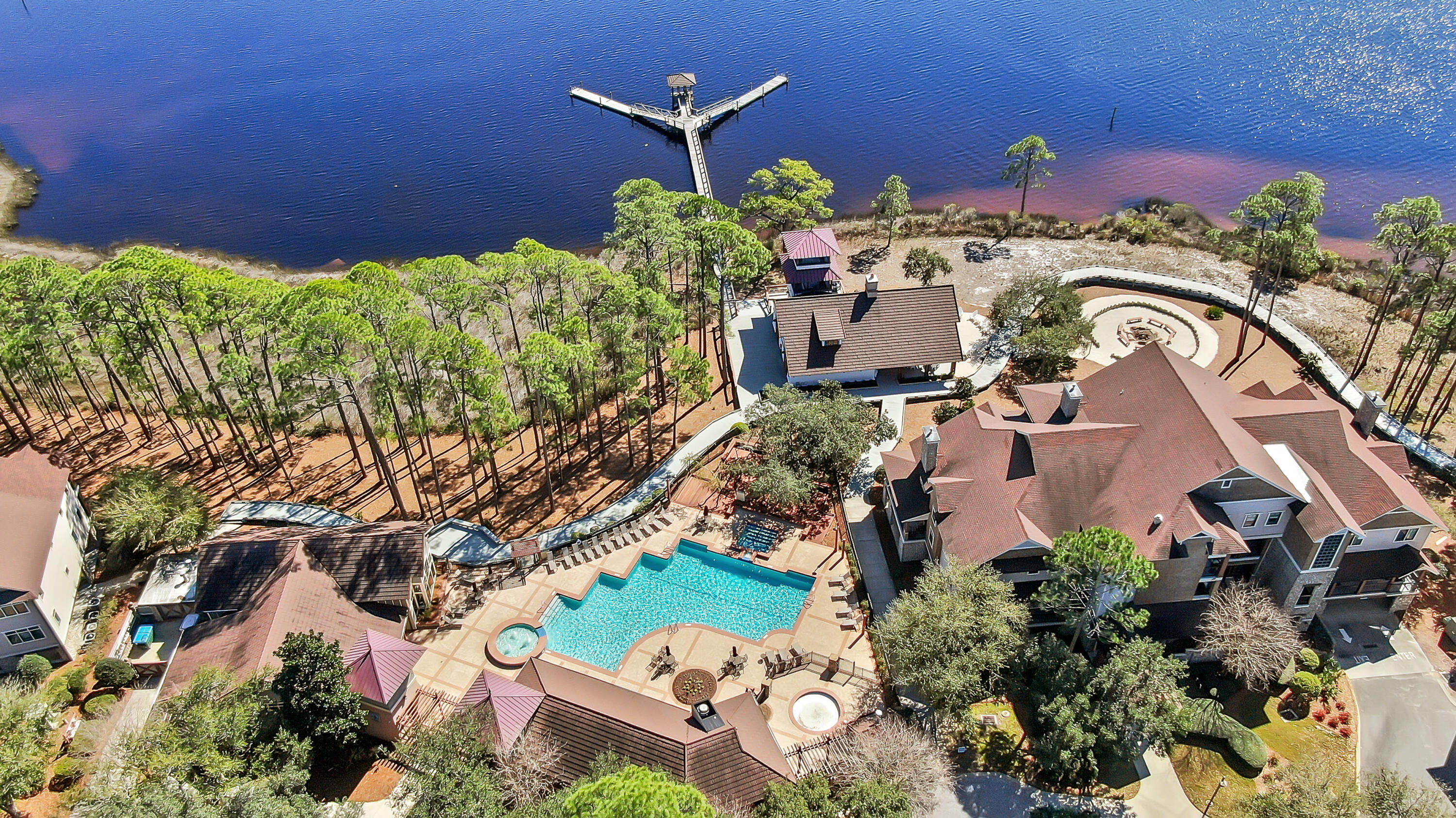 WILD HERON LAKESIDE LODGE - Residential