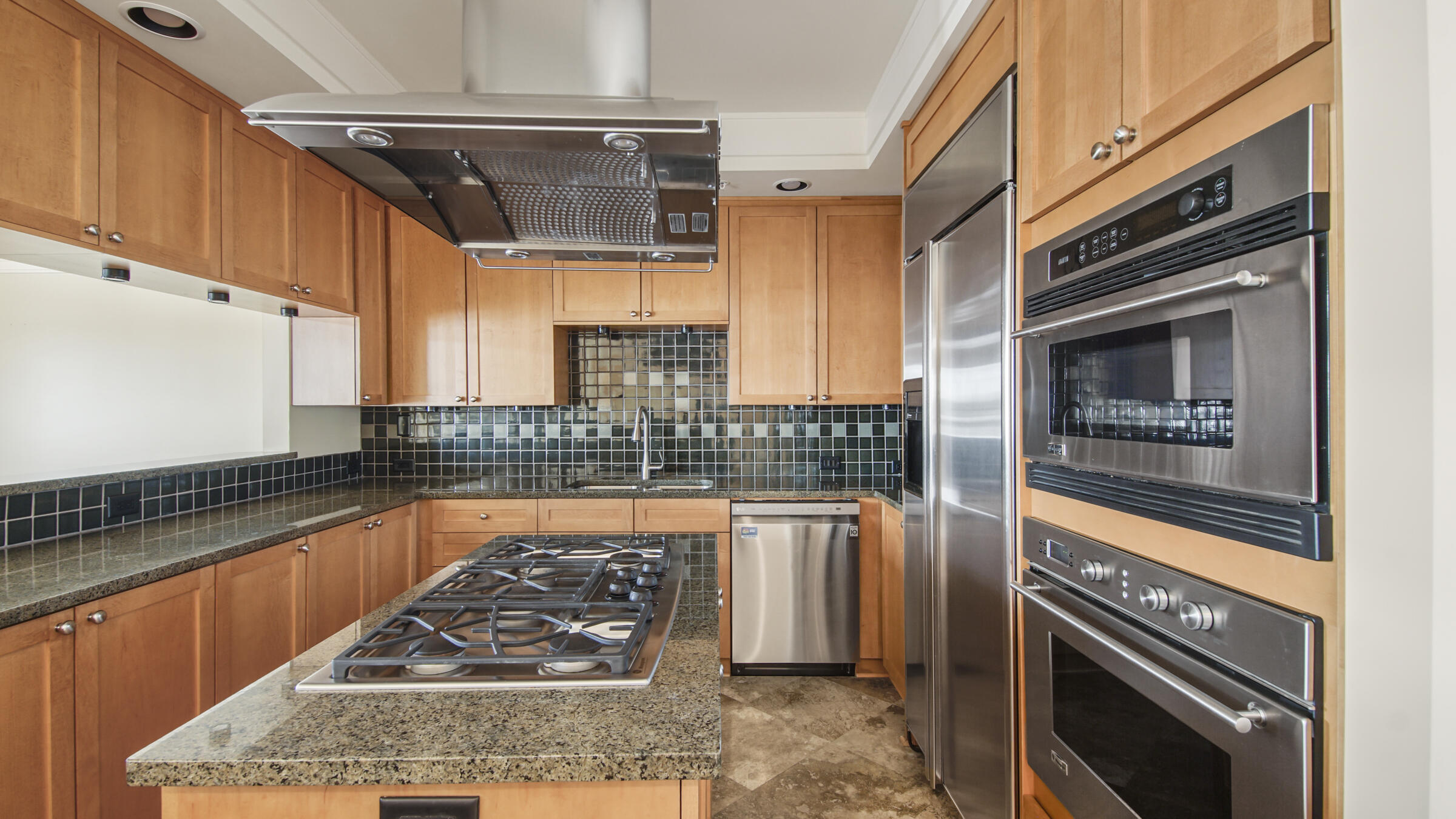 WILD HERON LAKESIDE LODGE - Residential