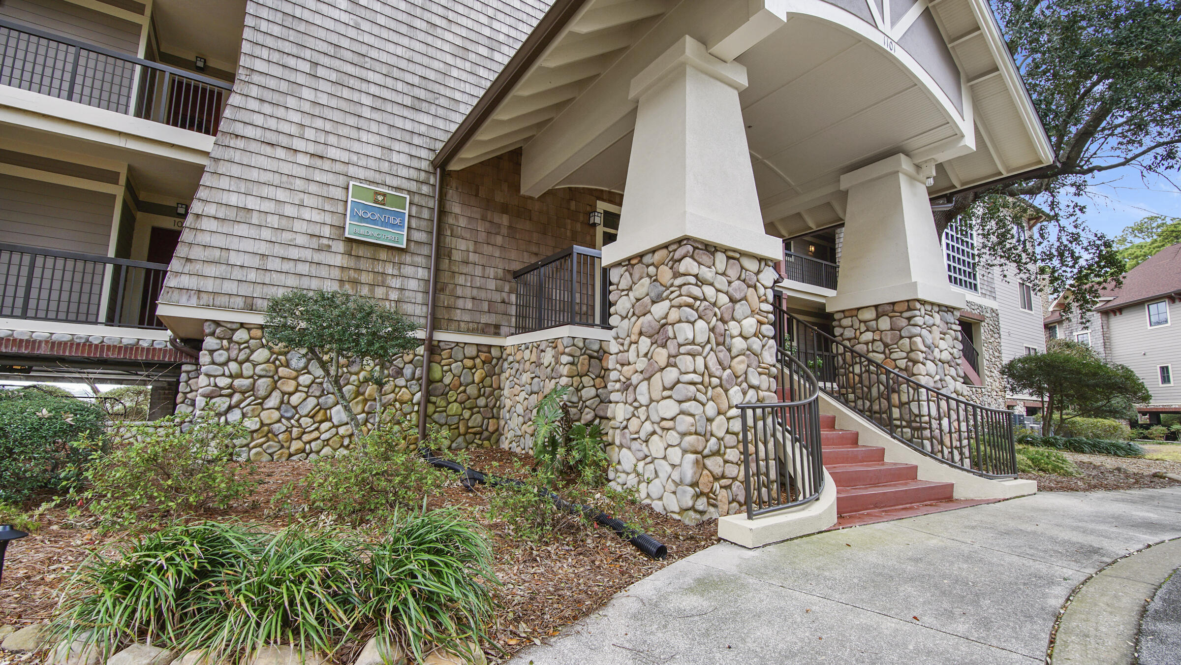 WILD HERON LAKESIDE LODGE - Residential