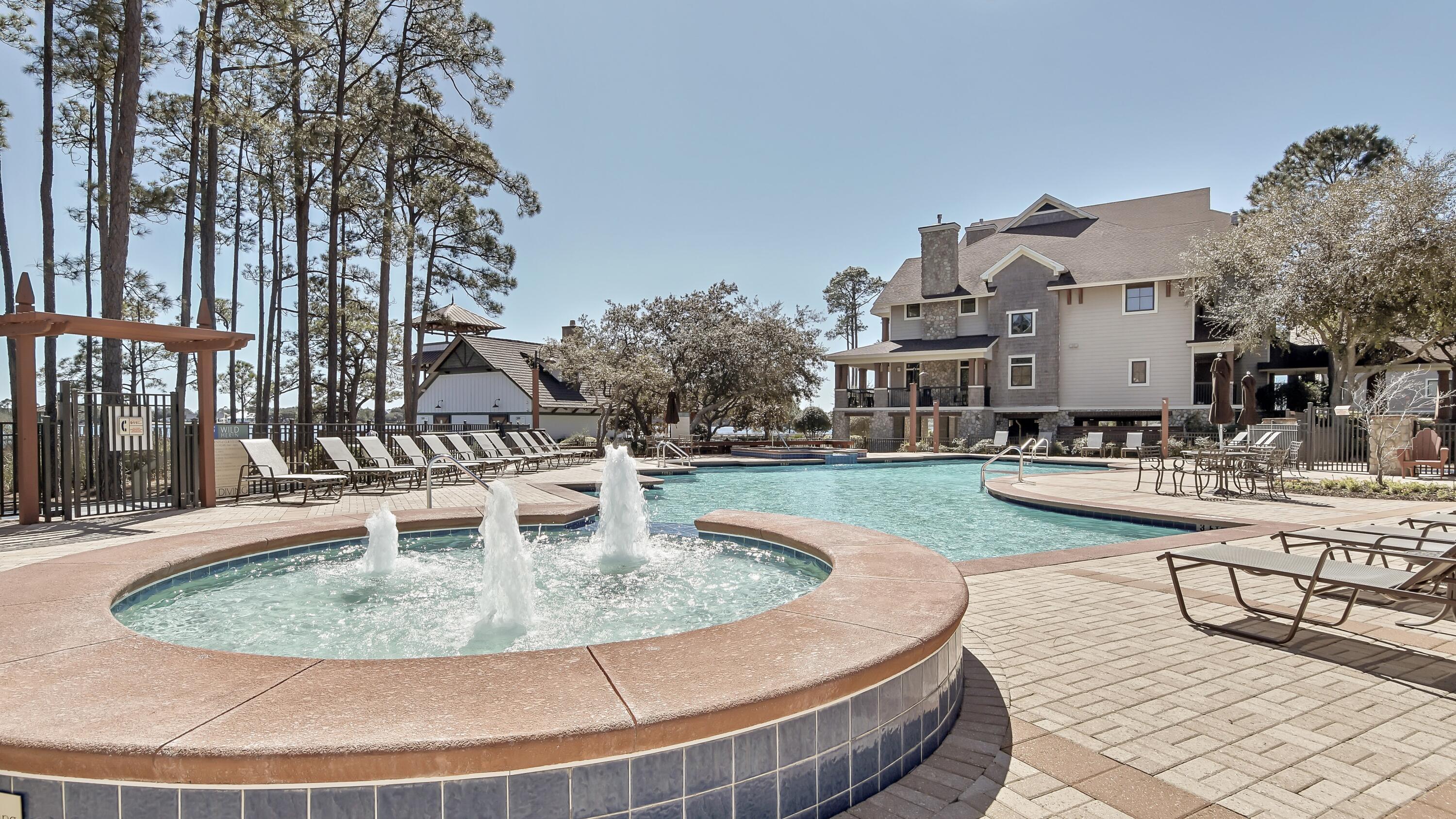 WILD HERON LAKESIDE LODGE - Residential