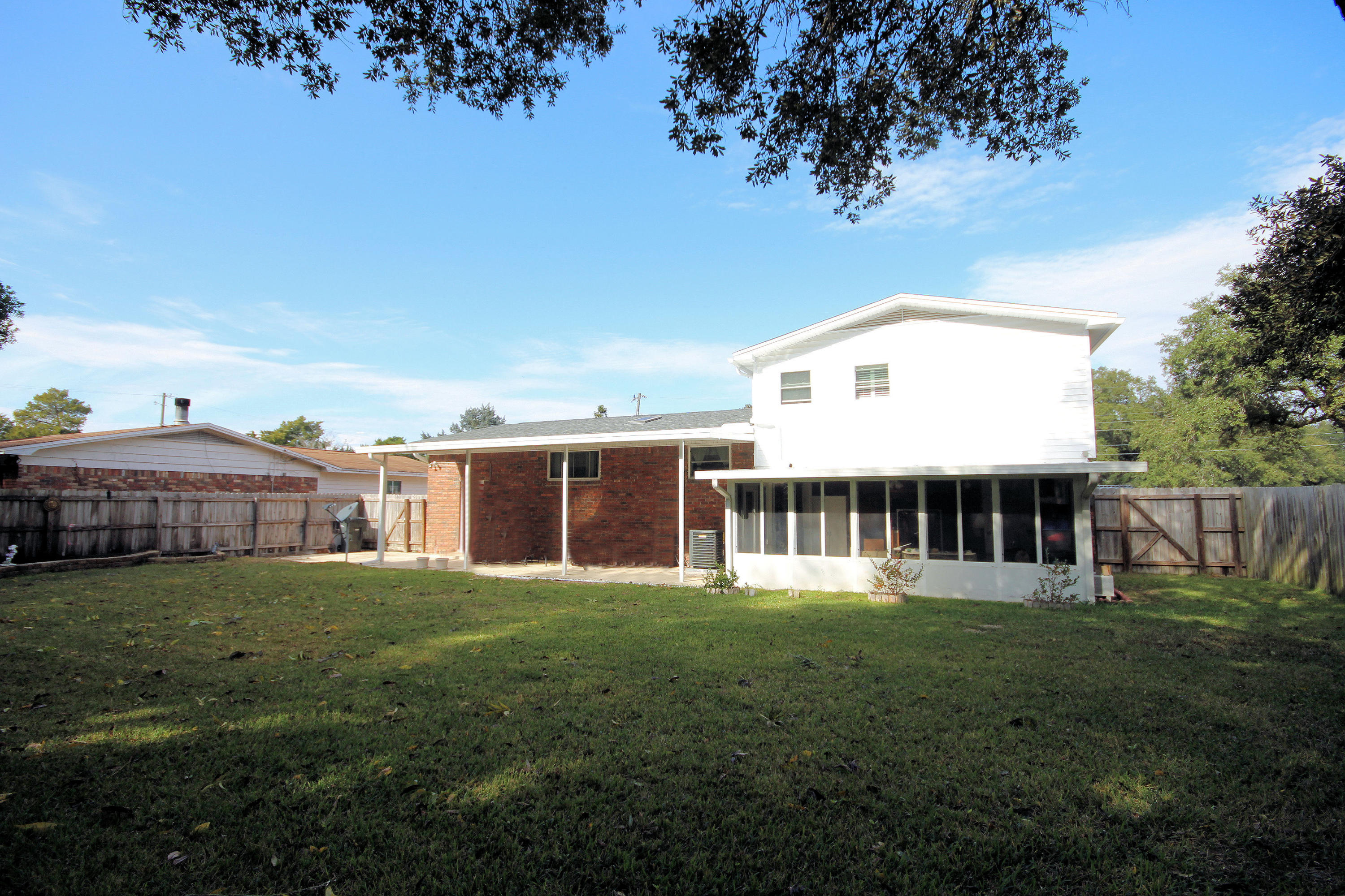 BAYOU WOODS 2ND ADDN - Residential