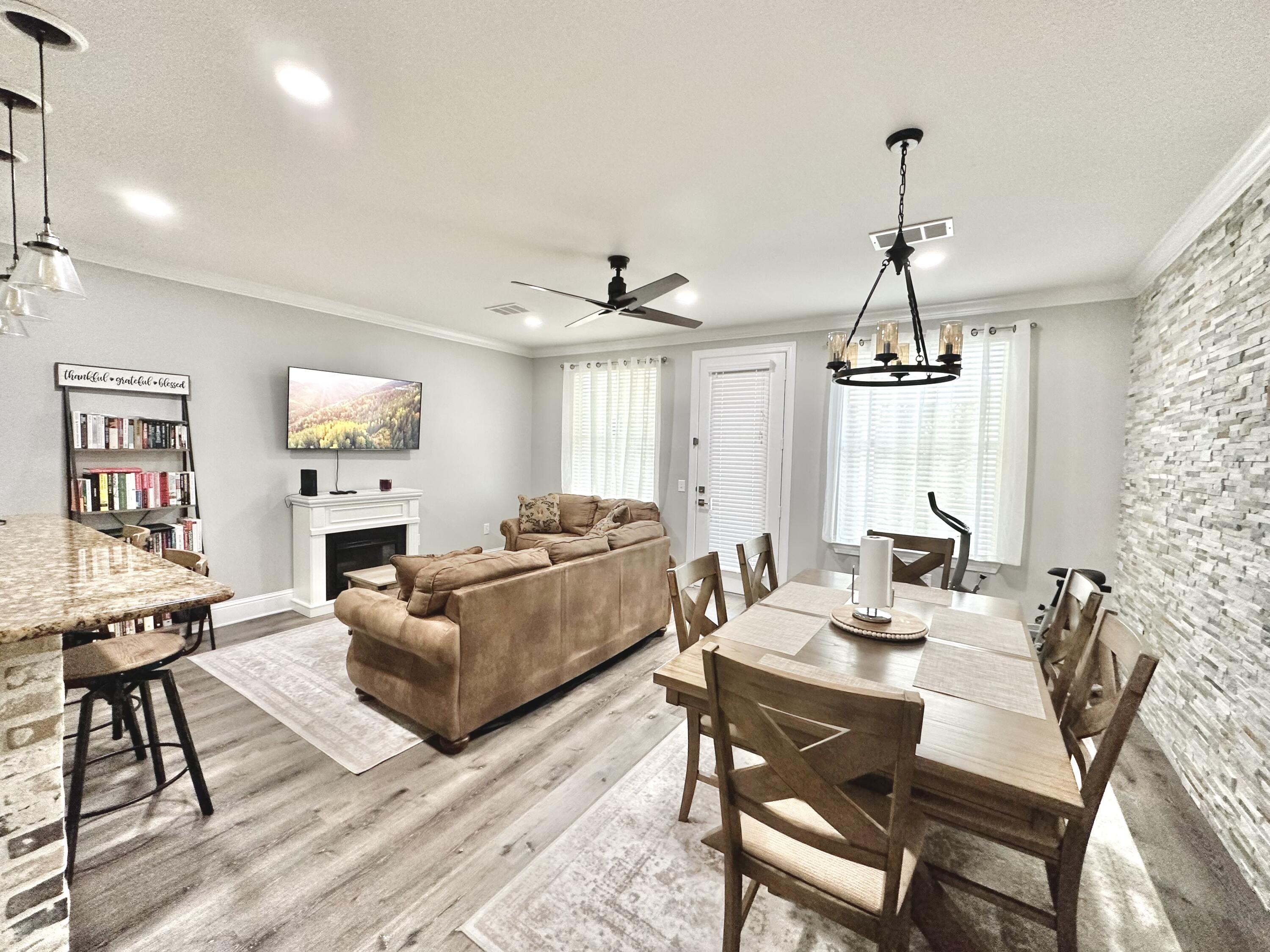 EAGLE BAY - Residential