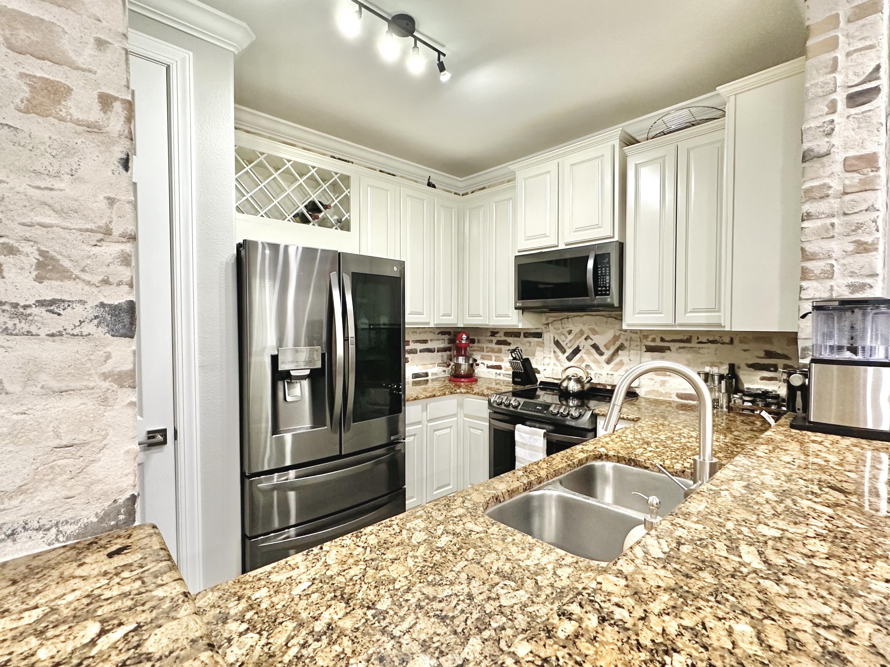 EAGLE BAY - Residential