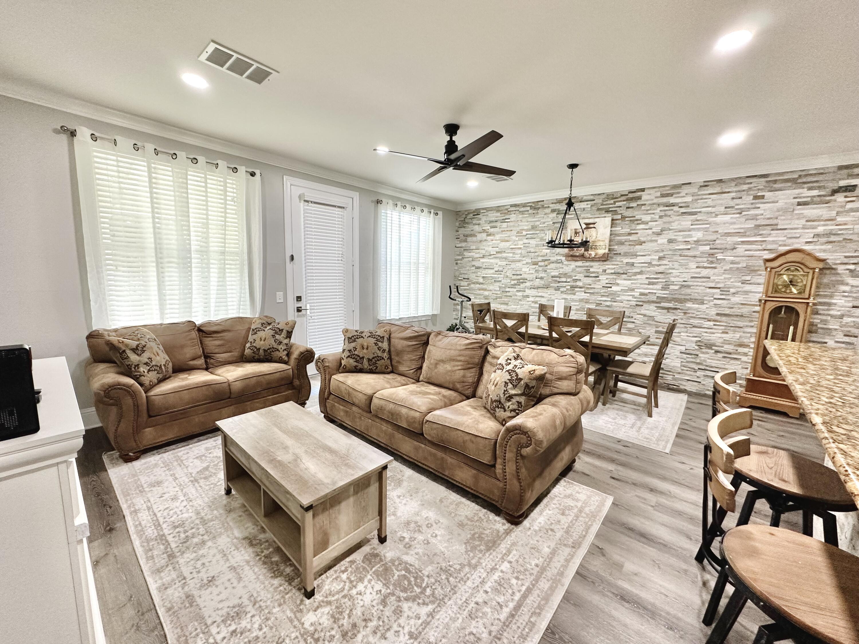 EAGLE BAY - Residential